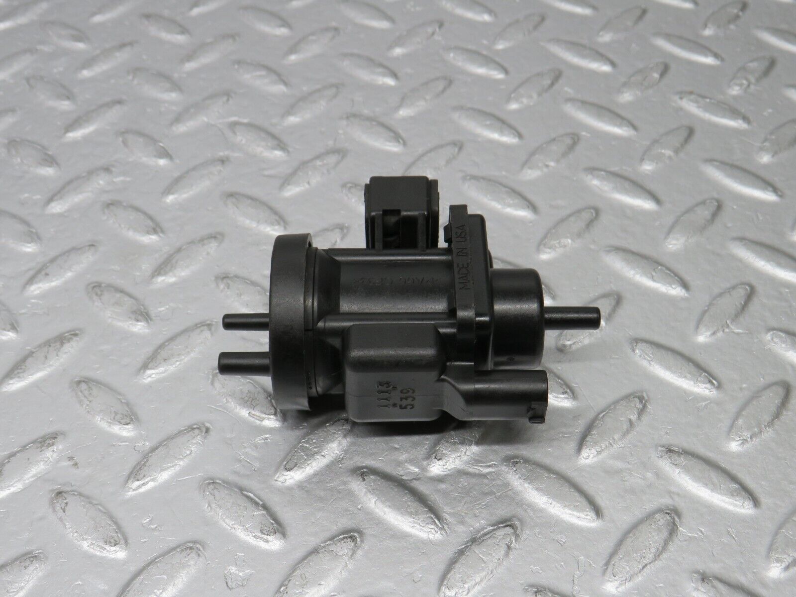 38793 Mercedes-Benz W201 190E 2.6L Vacuum Pressure Converter 0005450427