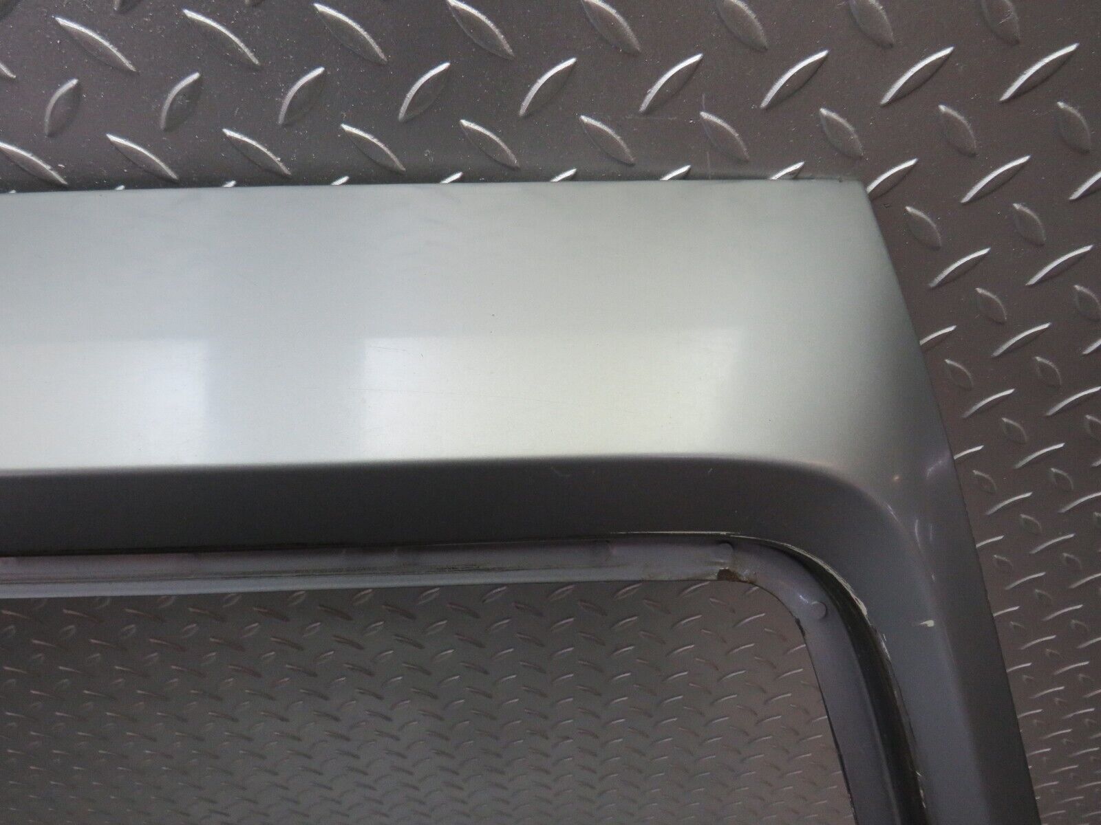 32579 Mercedes-Benz S124 220TE Wagon Tailgate Trunk Door & Handle Moulding Trim