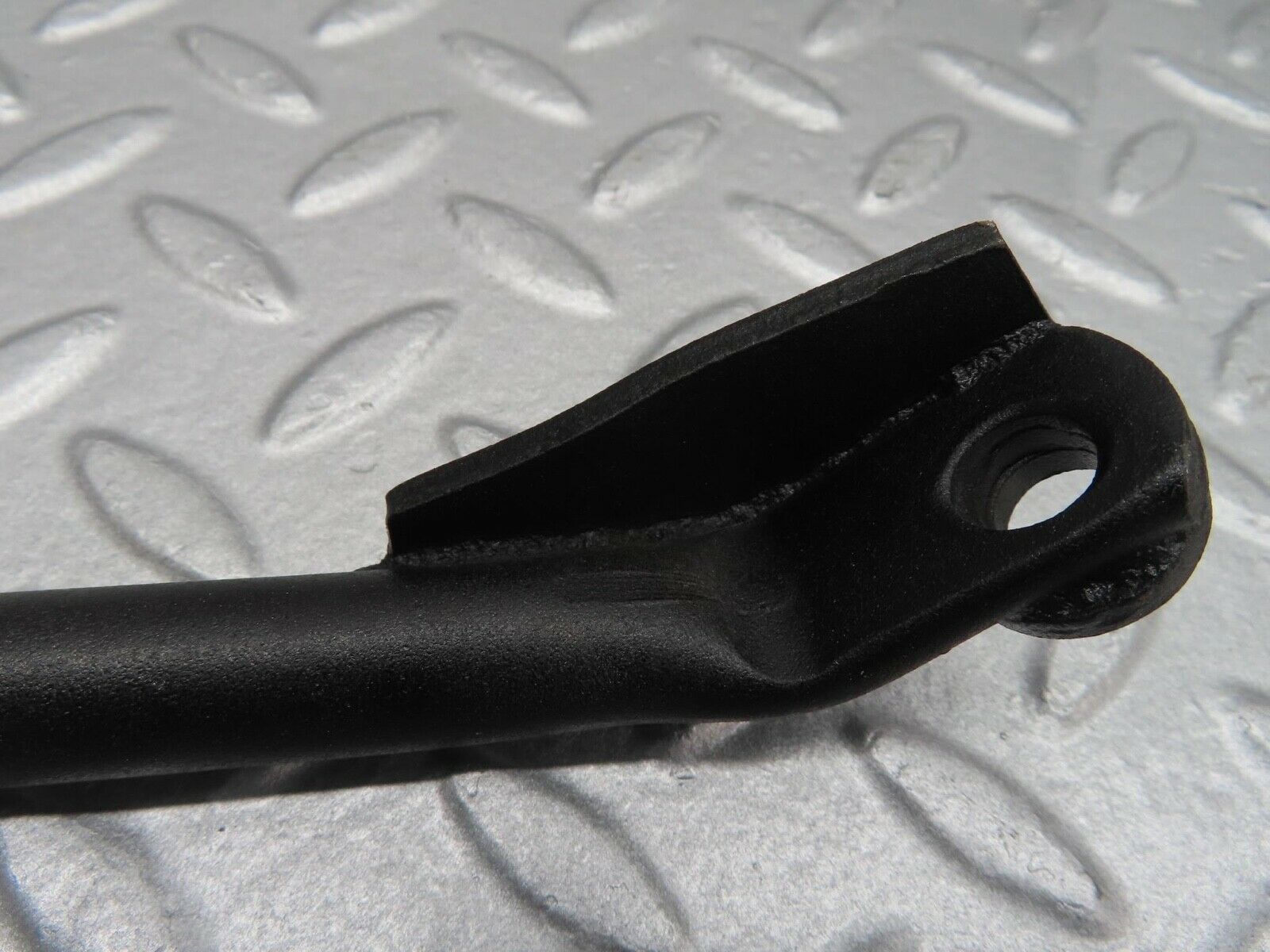 15977 Mercedes-Benz W123 280E Air Condition Compressor Holder