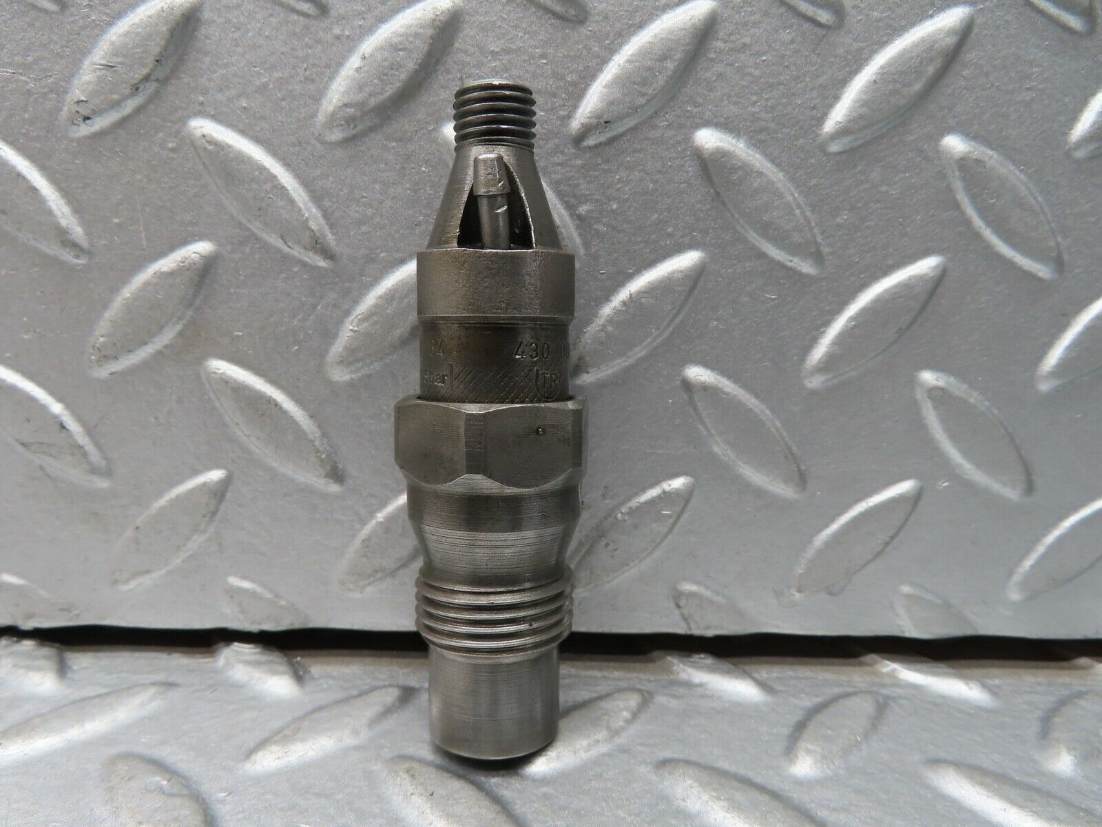 19255 Mercedes-Benz W123 300D Fuel Injector Bosch KCA30SD27/4