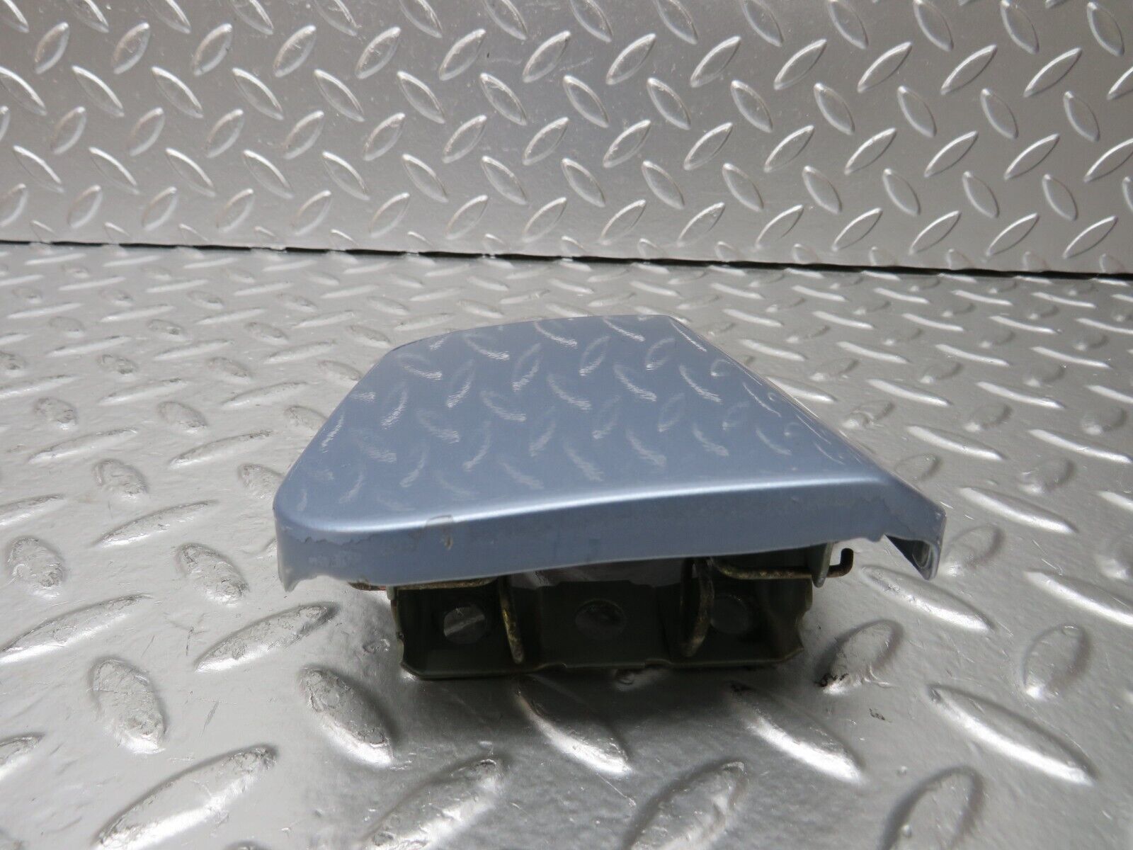 25158 Mercedes-Benz W201 190D Fuel Tank Flap Cap 2015840039