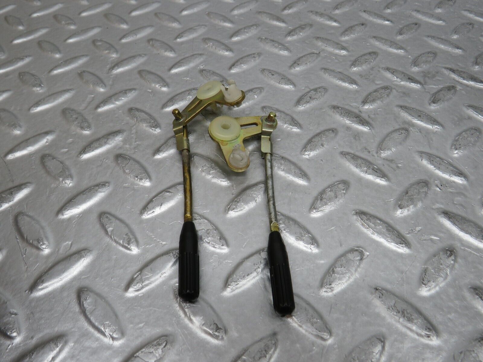 29381 Mercedes-Benz W124 230E Rear Door Lock Knob Pair