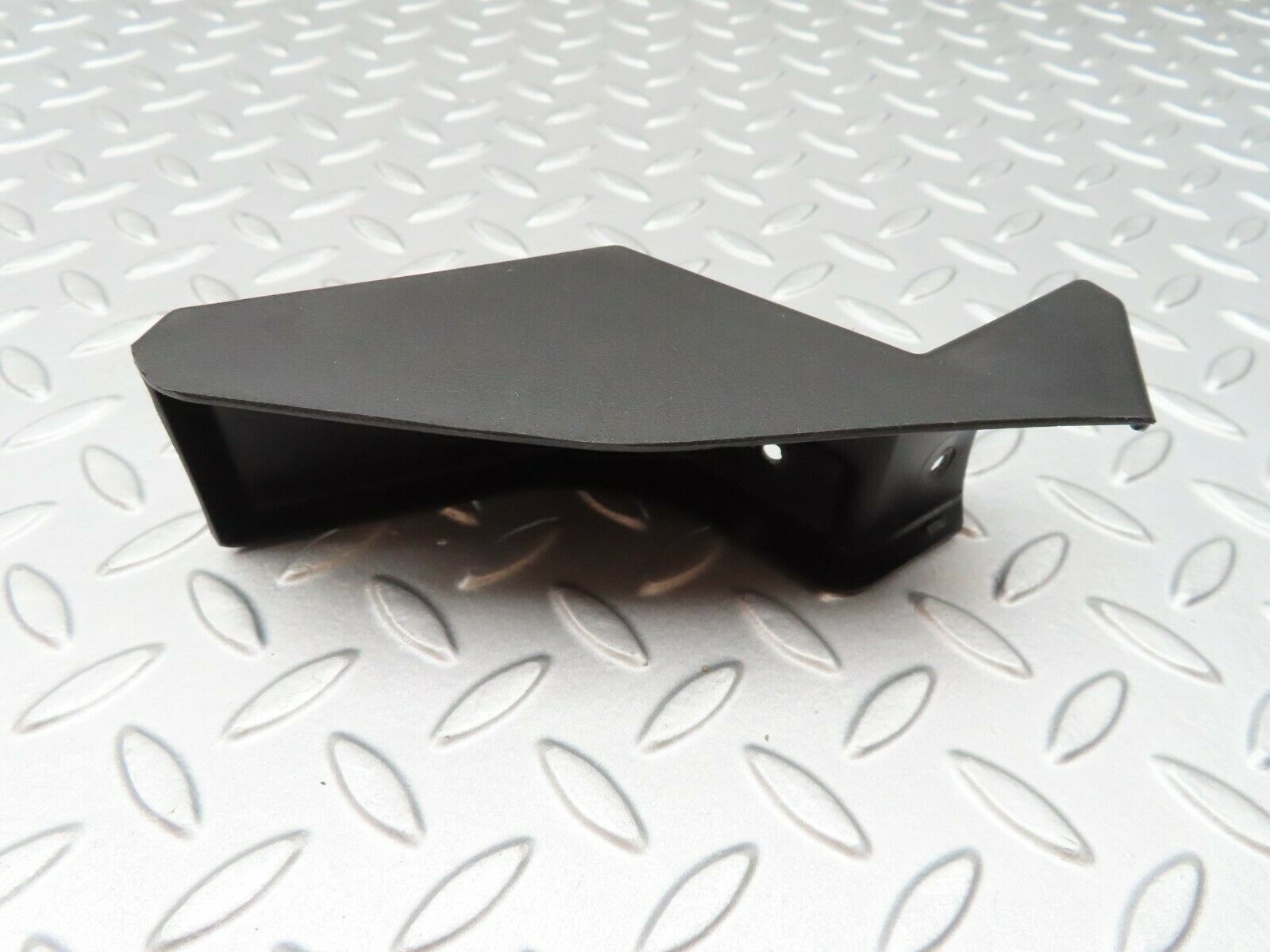 3776 Mercedes-Benz S123 200T Wagon Cover 1235460381