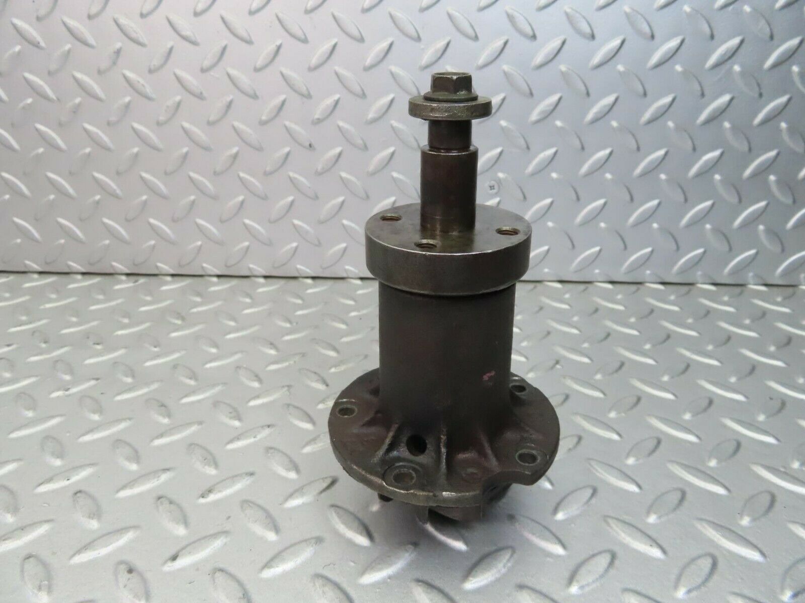 8775 Mercedes-Benz W114 Water Pump 1102010110