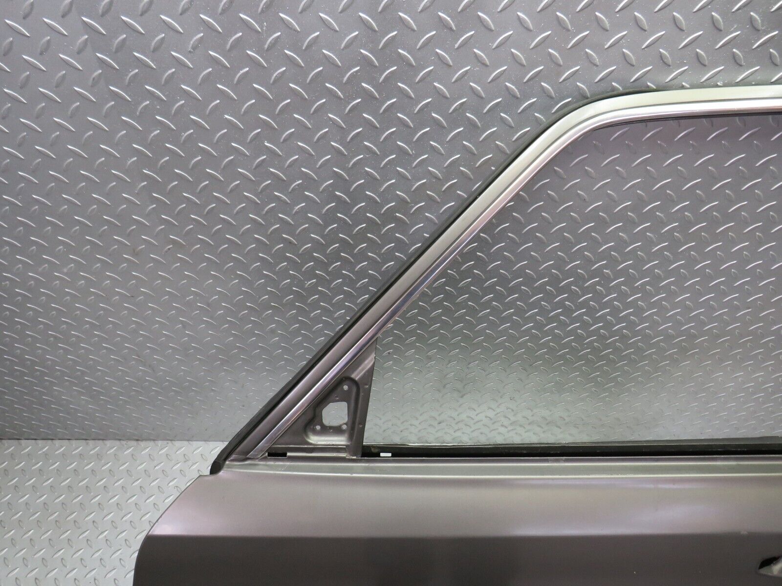 36222 Mercedes-Benz W126 420SE Front Left Door