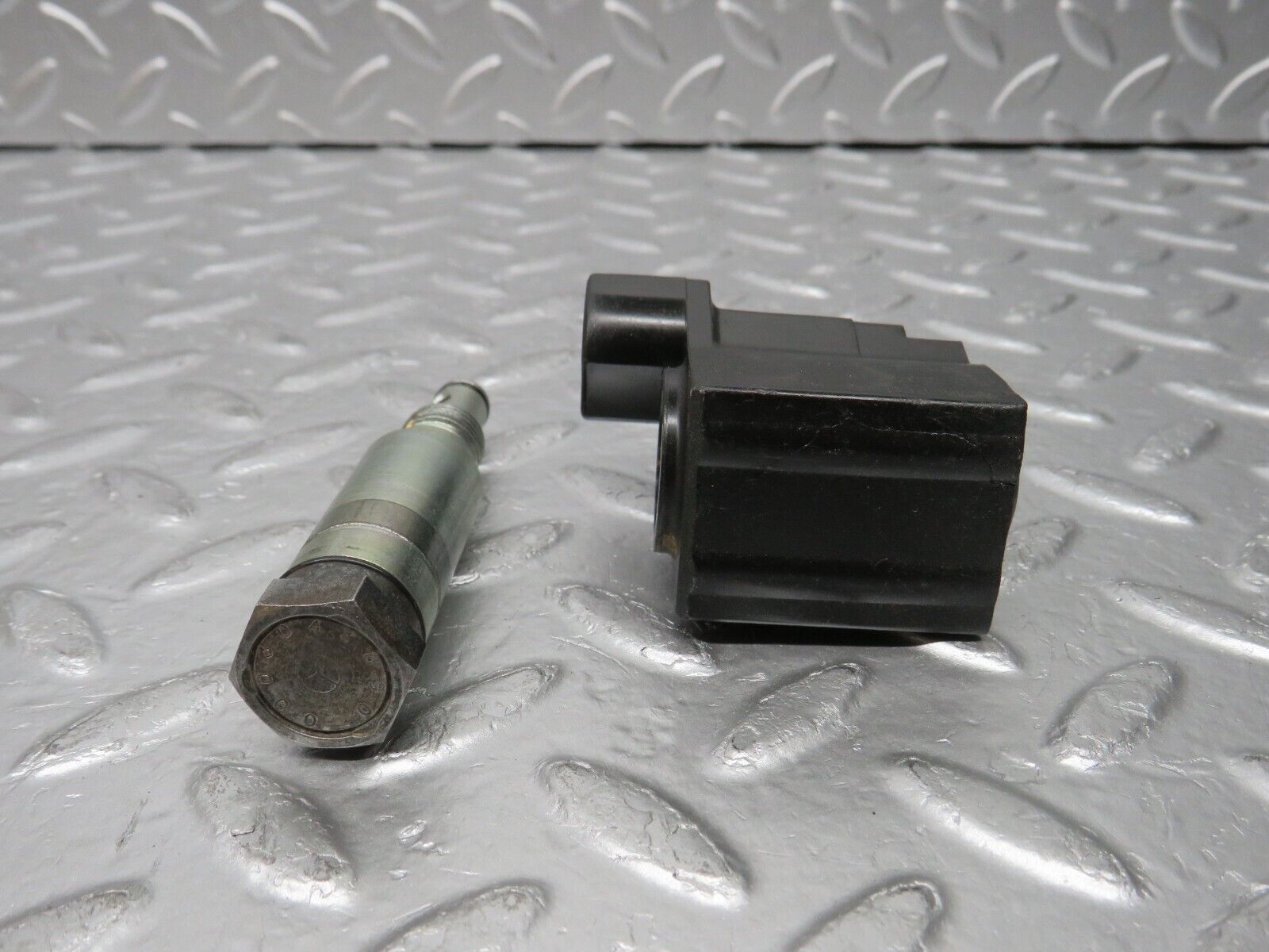 30955 Mercedes-Benz W124 230E Automatic Gearbox Solenoid 722.408 0003041890