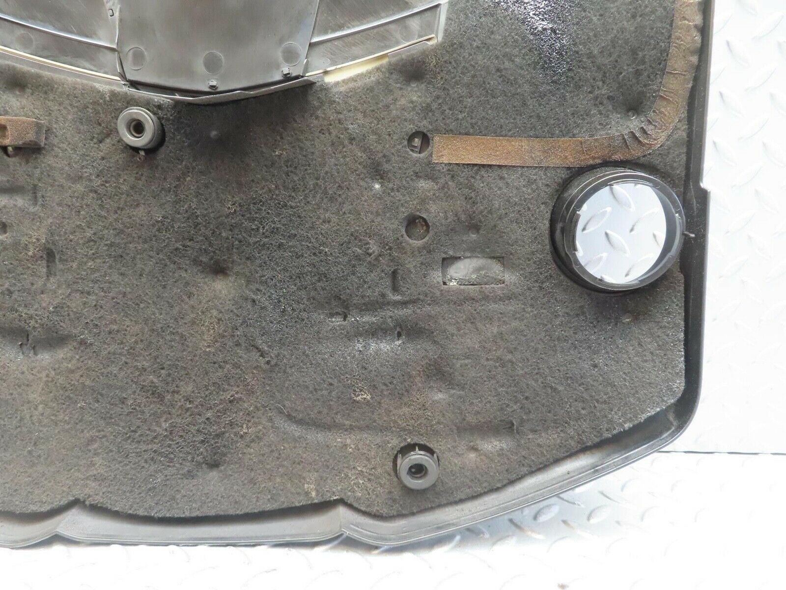 11297 Mercedes-Benz W221 S320 Engine Cover 6420100167