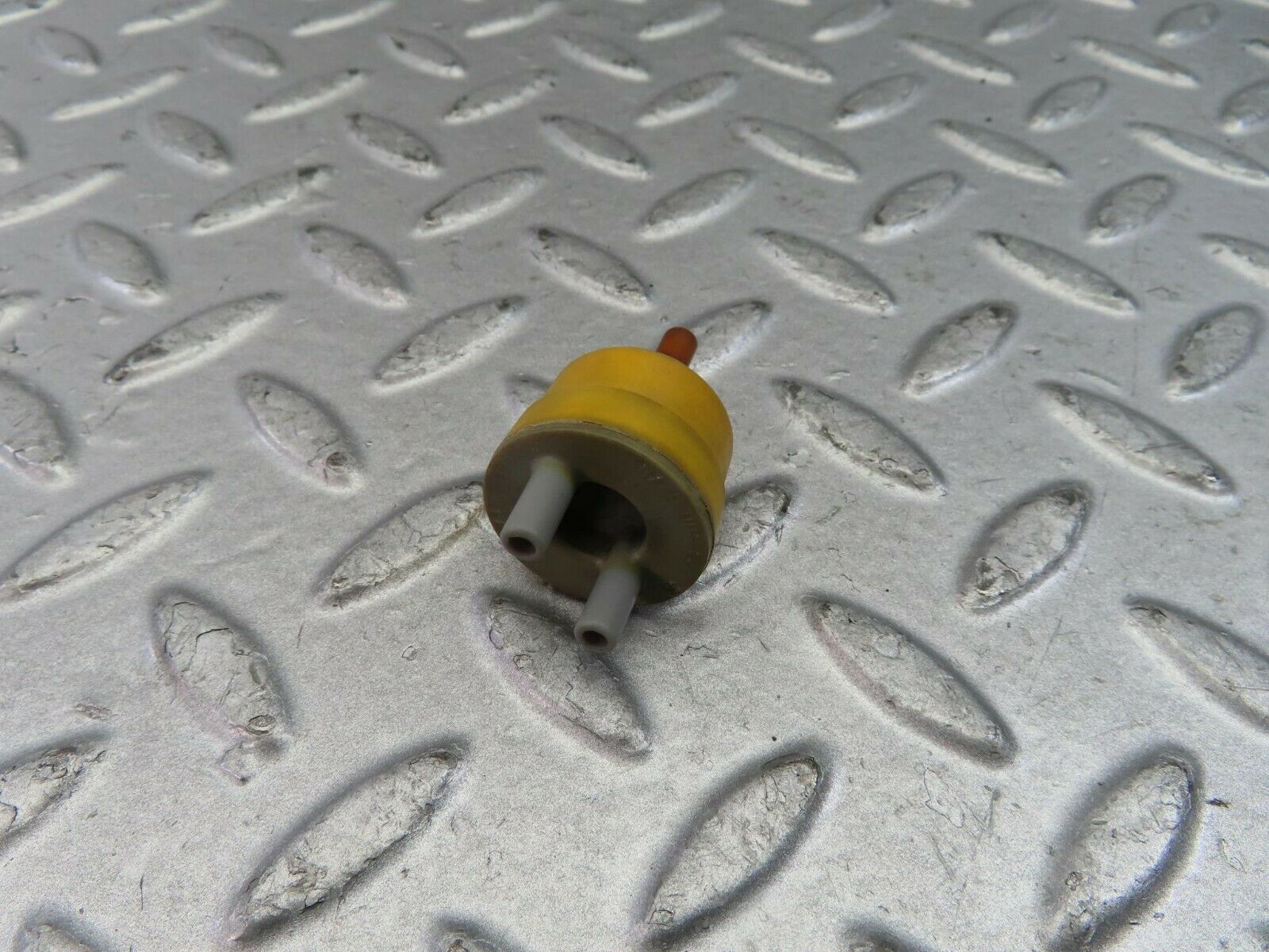 9736 Mercedes-Benz C123 280CE Coupe Vacuum Check Valve