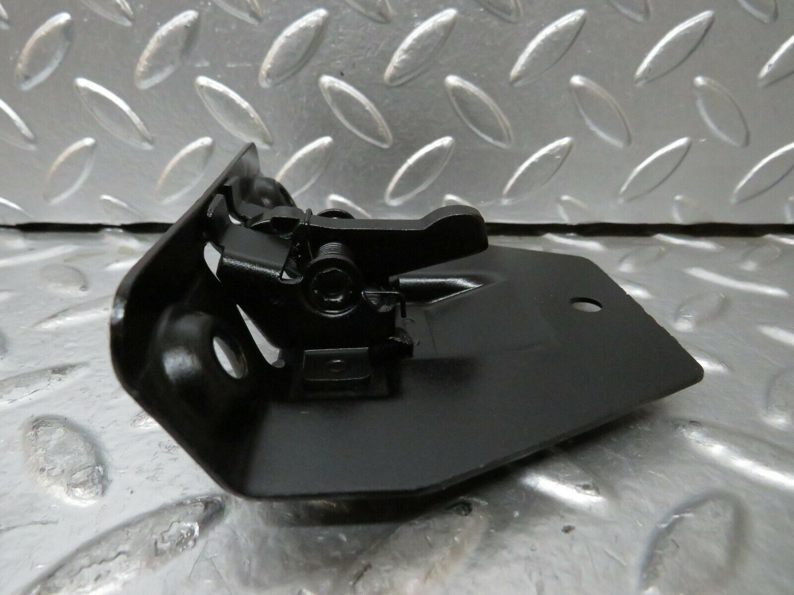 23837 Mercedes-Benz C107 450SLC Coupe Trunk Boot Lock Latch 1137500285