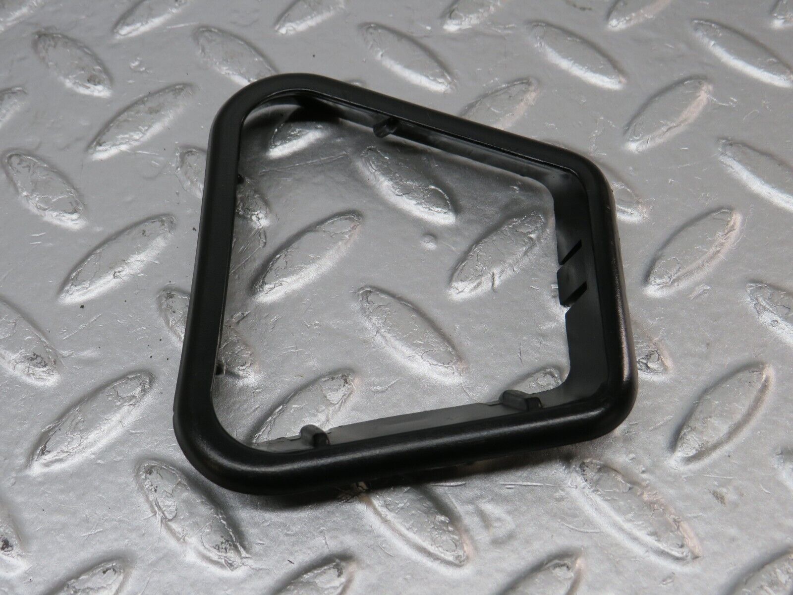 34319 Mercedes-Benz C126 380SEC Seat Belt Presenter Cover Trim 1266920259