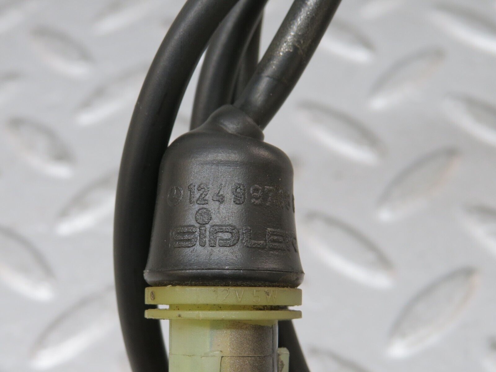 36268 Mercedes-Benz W126 420SE Front Wing Indicator Wire Cable 1249971881