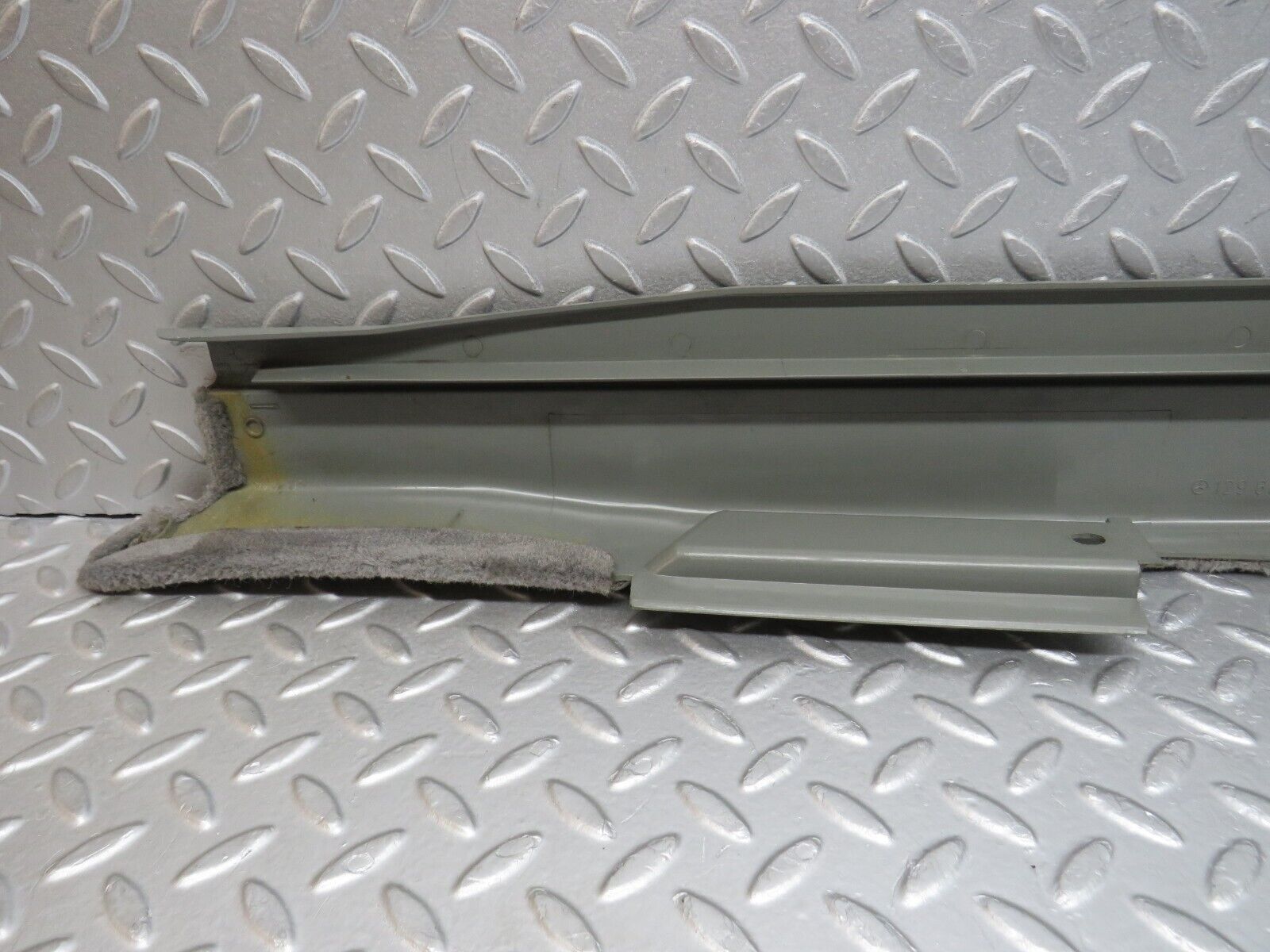 39366 Mercedes-Benz R129 320SL Coupe Left Door Sill Cover Grey 1296800135