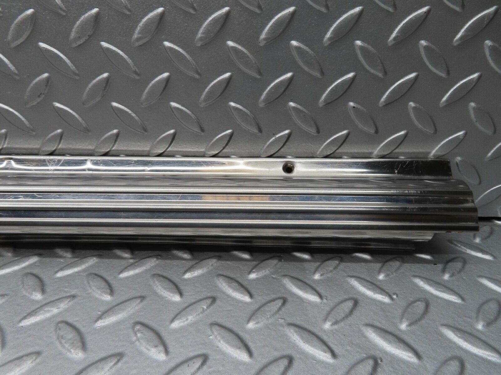 16756 Mercedes-Benz C107 380SLC Left Door Sill Chrome