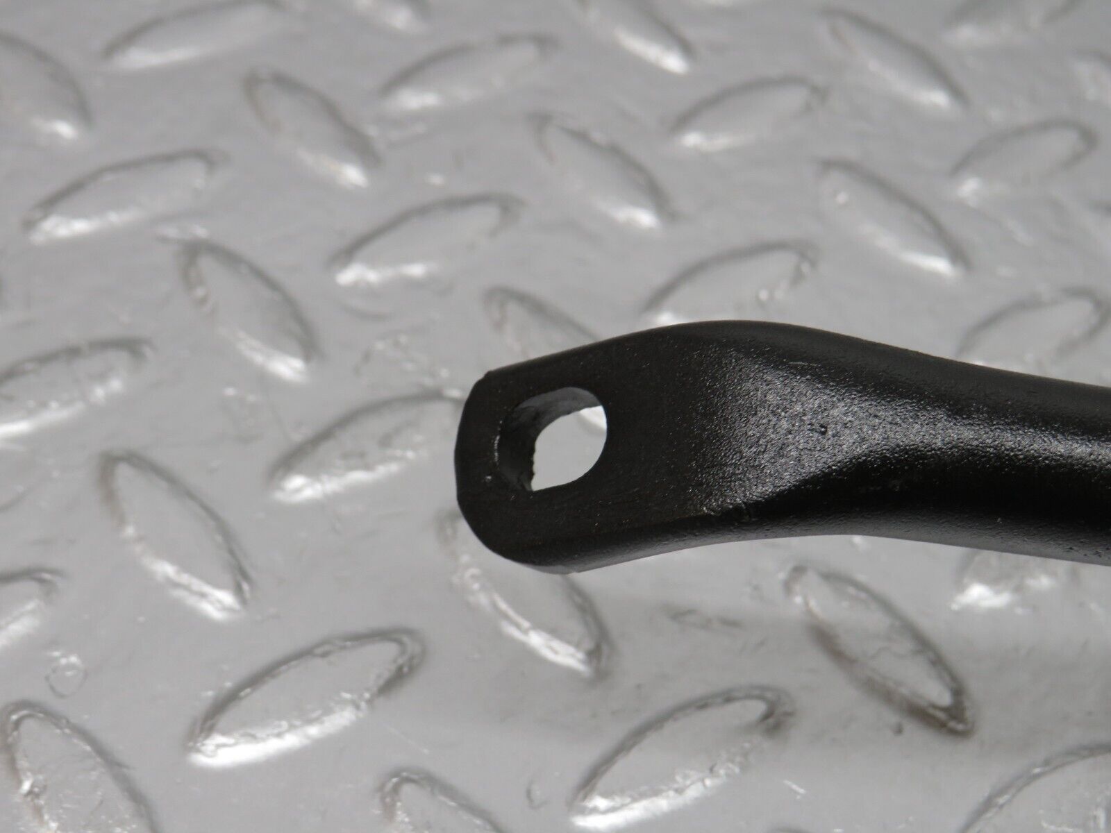 32926 Mercedes-Benz W123 300D Power Steering Pump Holder Bracket