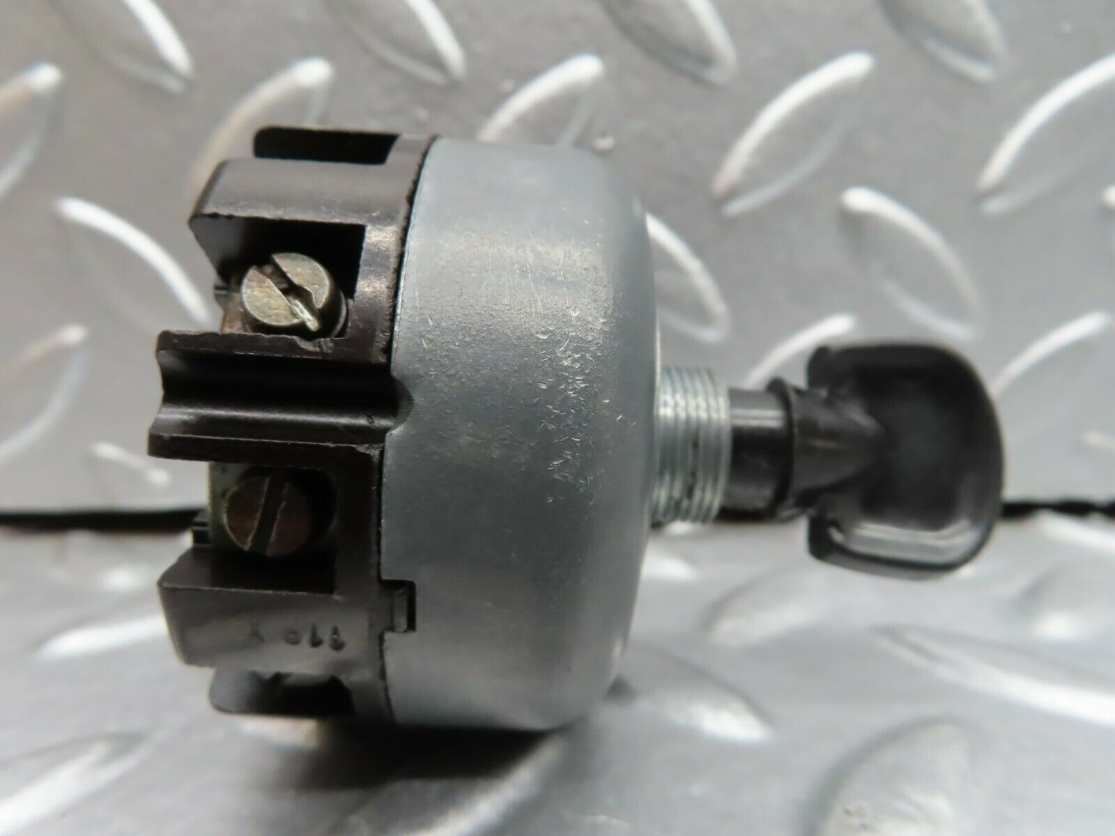 21002 Mercedes-Benz W114 250CE Coupe Headlight Switch