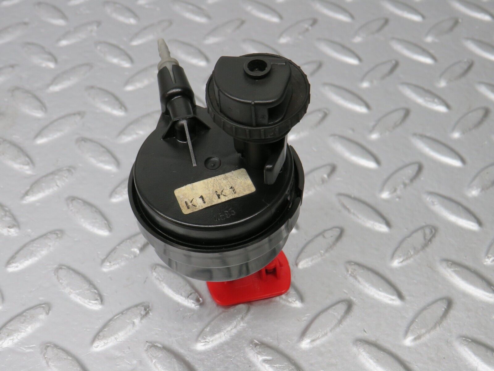 39497 Mercedes-Benz R129 320SL Coupe Fuel Tank Flap Cap Vacuum Actuator