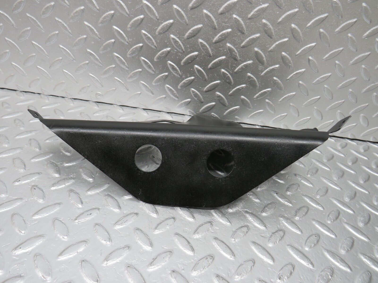 34654 Mercedes-Benz C126 380SEC Coupe Engine Bay Wire Cable Cover