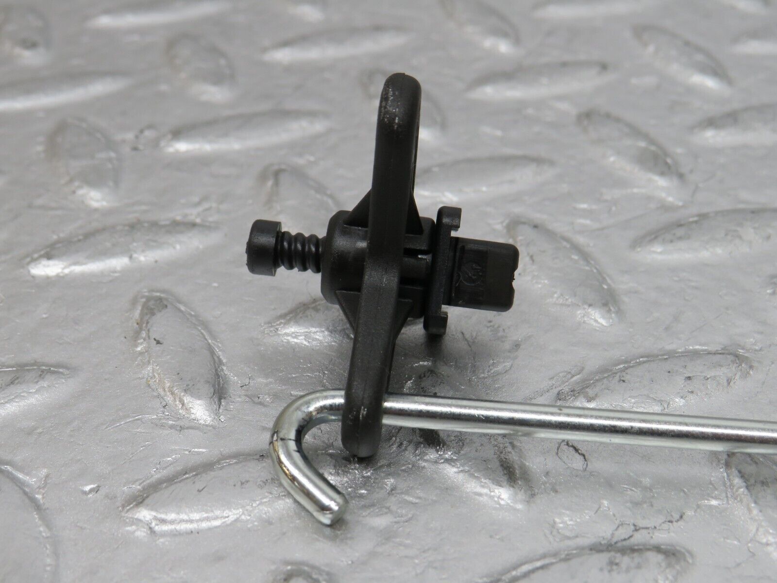 34749 Mercedes-Benz W210 320E Rear Door Lock Knob Pair 2107300221