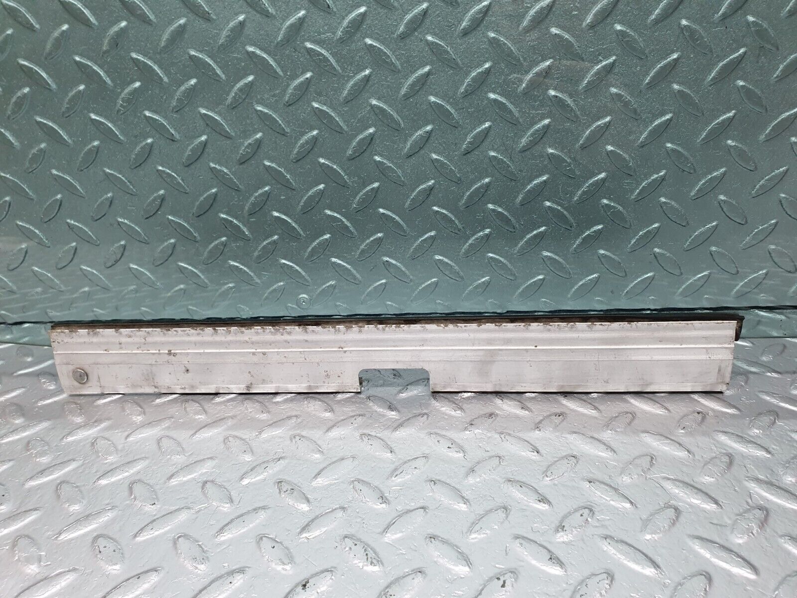 41408 Mercedes-Benz W124 200E Front Left Door Window Glass