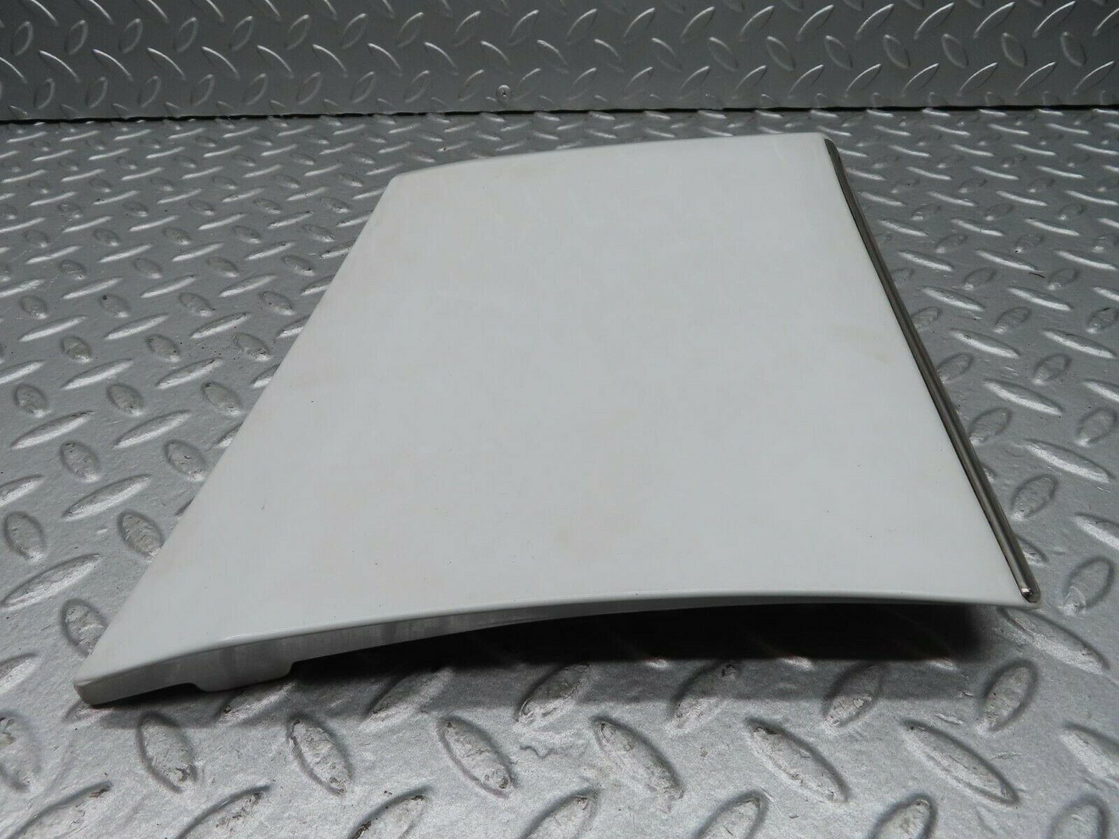 16325 Mercedes-Benz W124 260E Front Left Fender Wing Lower Moulding Trim 1246901340