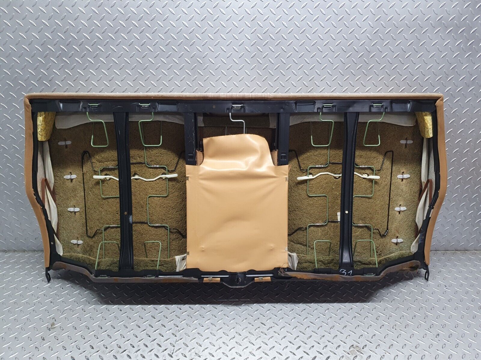 41373 Mercedes-Benz W124 200E Rear Seat Palomino 1249200016 1249200050