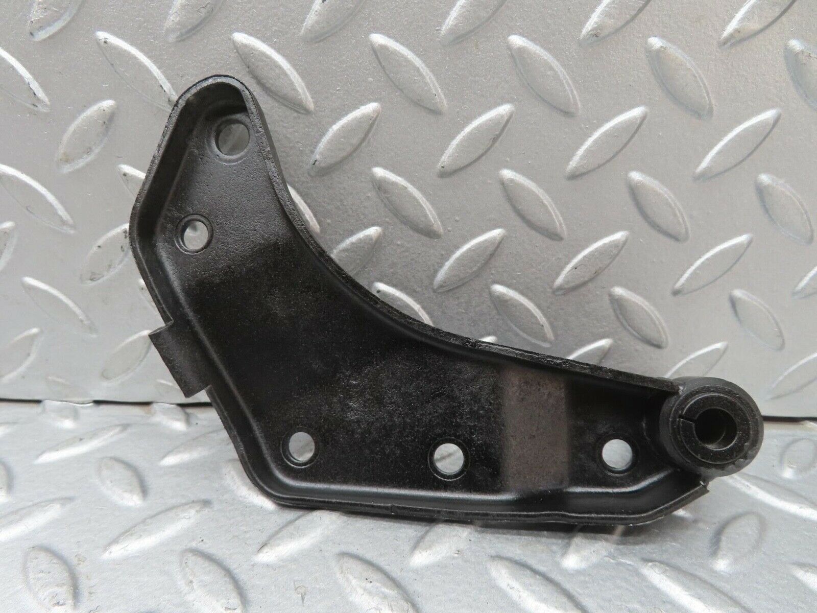 13631 Mercedes-Benz W123 200 Alternator Generator Bracket