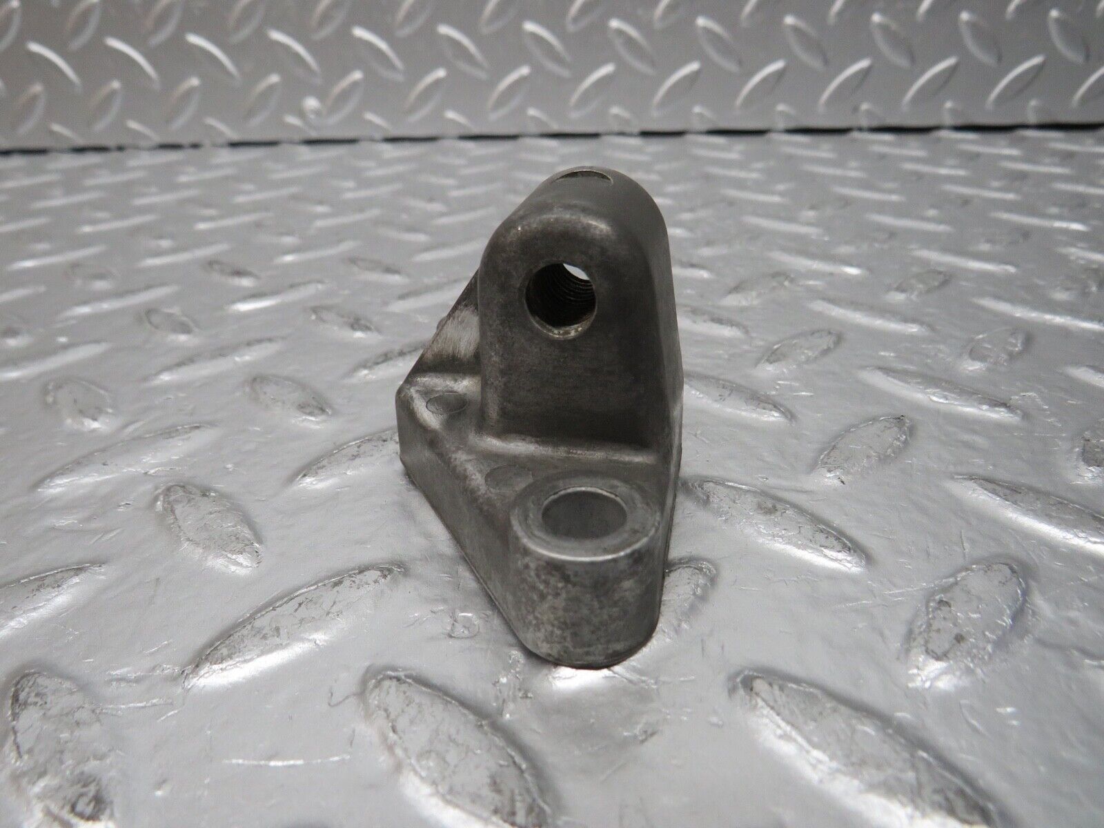 30498 Mercedes-Benz W124 230E Engine Bracket 1021550735