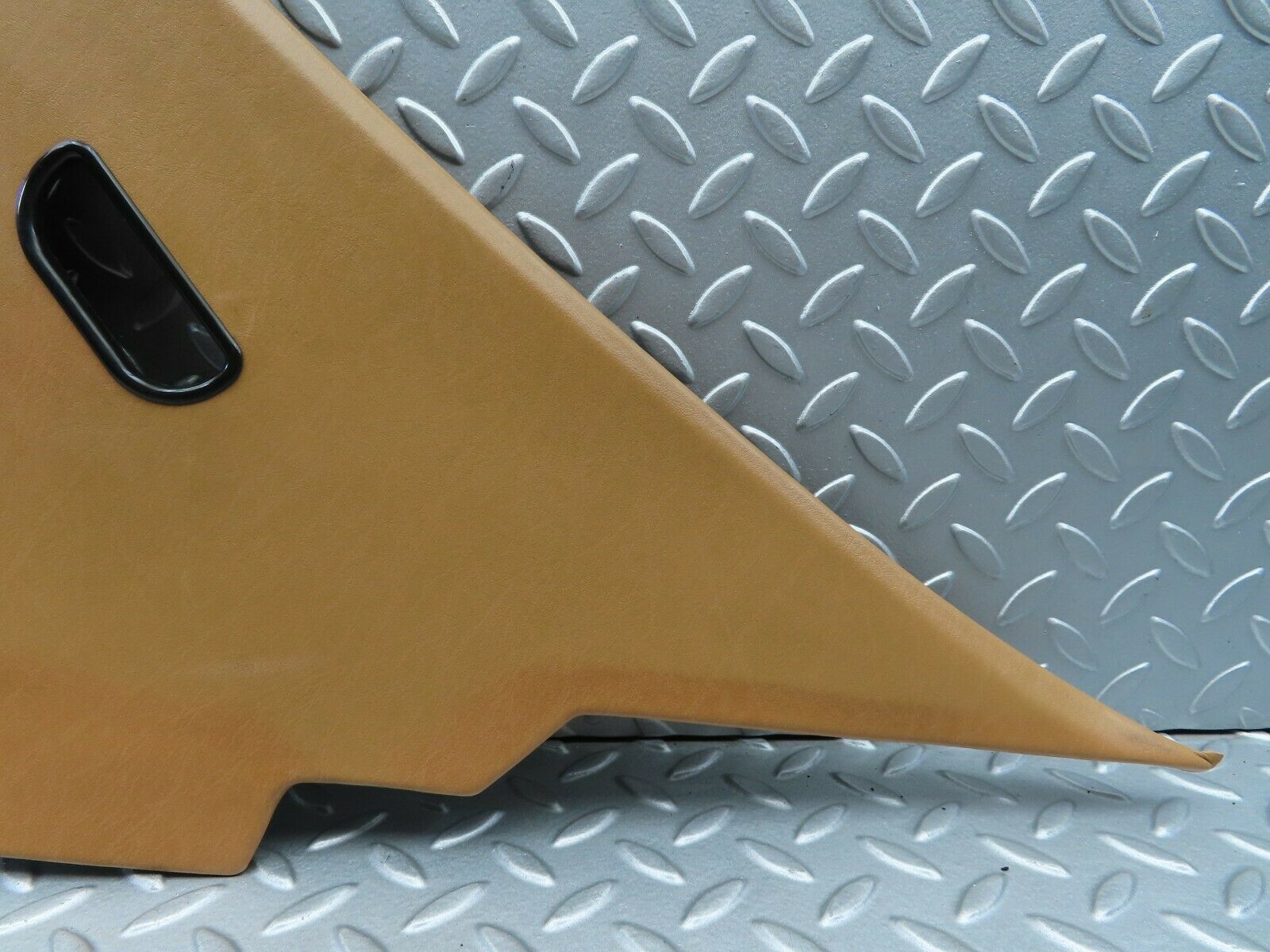 6173 Mercedes-Benz W126 380SE C Pillar Cover Right Side 1266950444