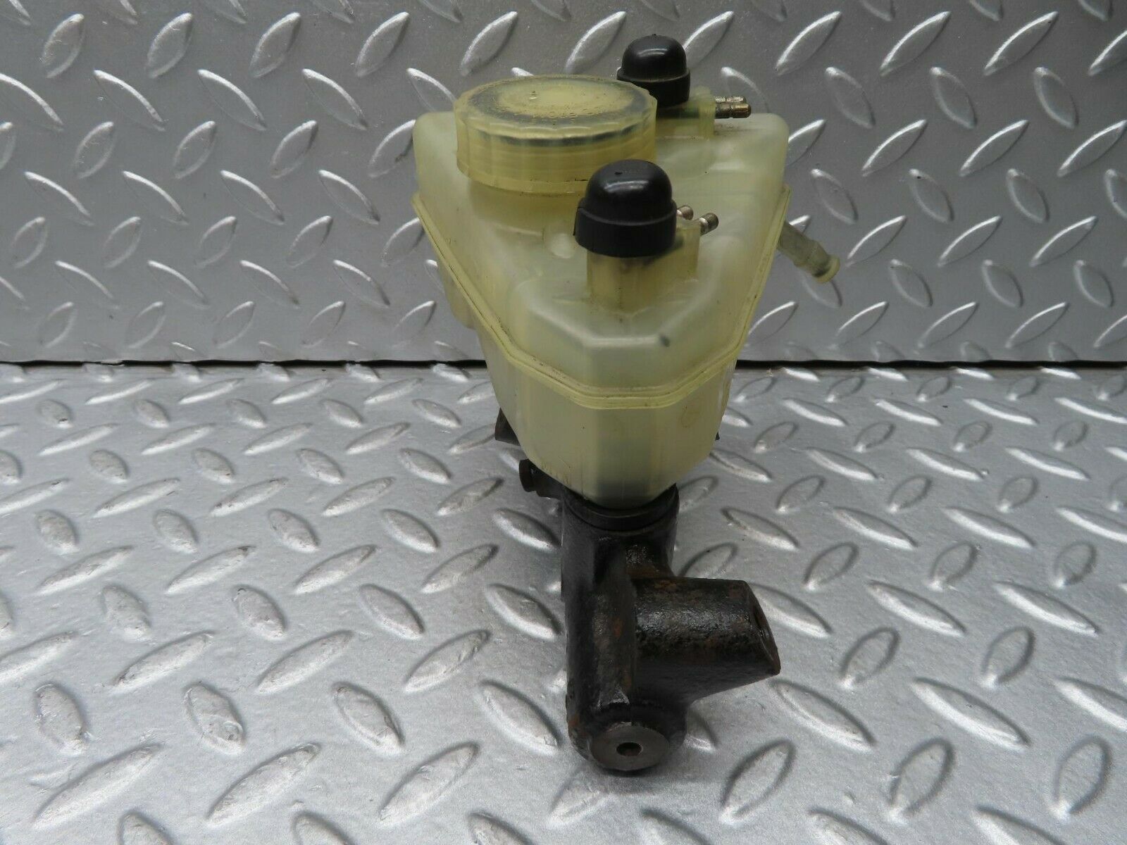 16697 Mercedes-Benz C107 380SLC Brake Master Cylinder With Tank