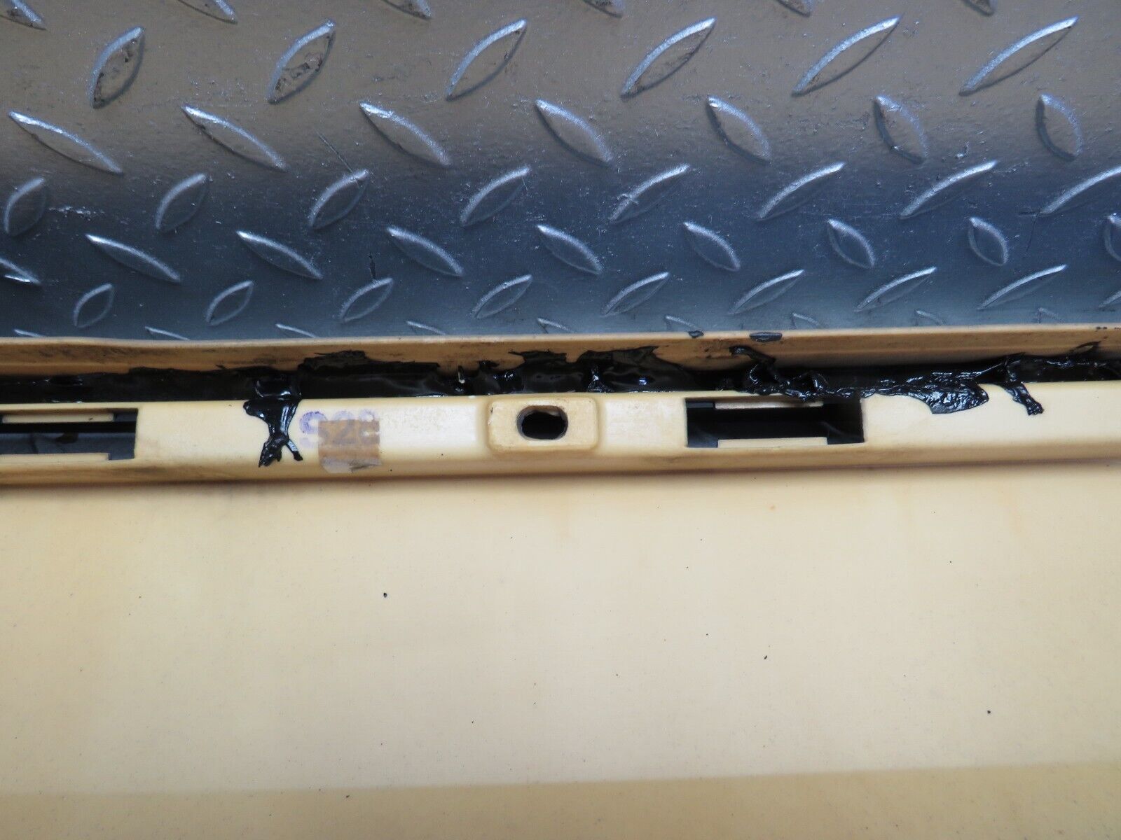 31828 Mercedes-Benz W201 190LE 1.8L Side Skirt Left Side 2016906340