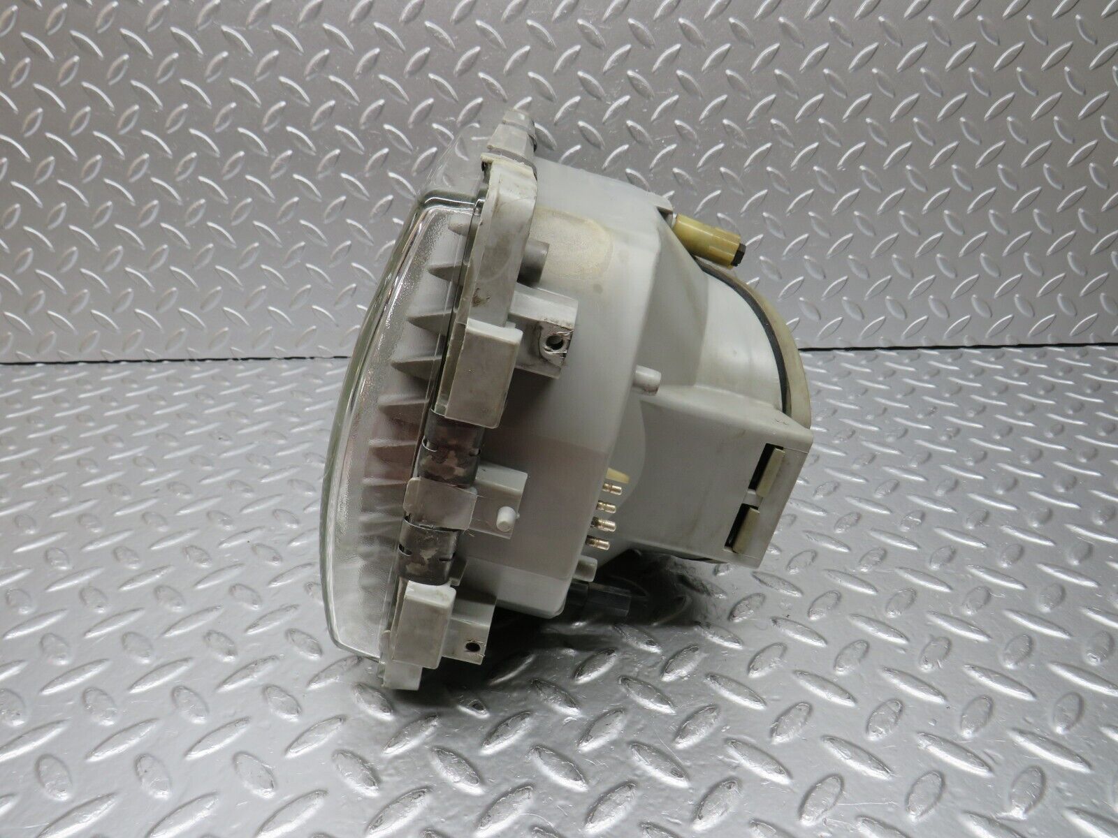 31058 Mercedes-Benz W123 200D Headlight Hella Left Side 117683-00