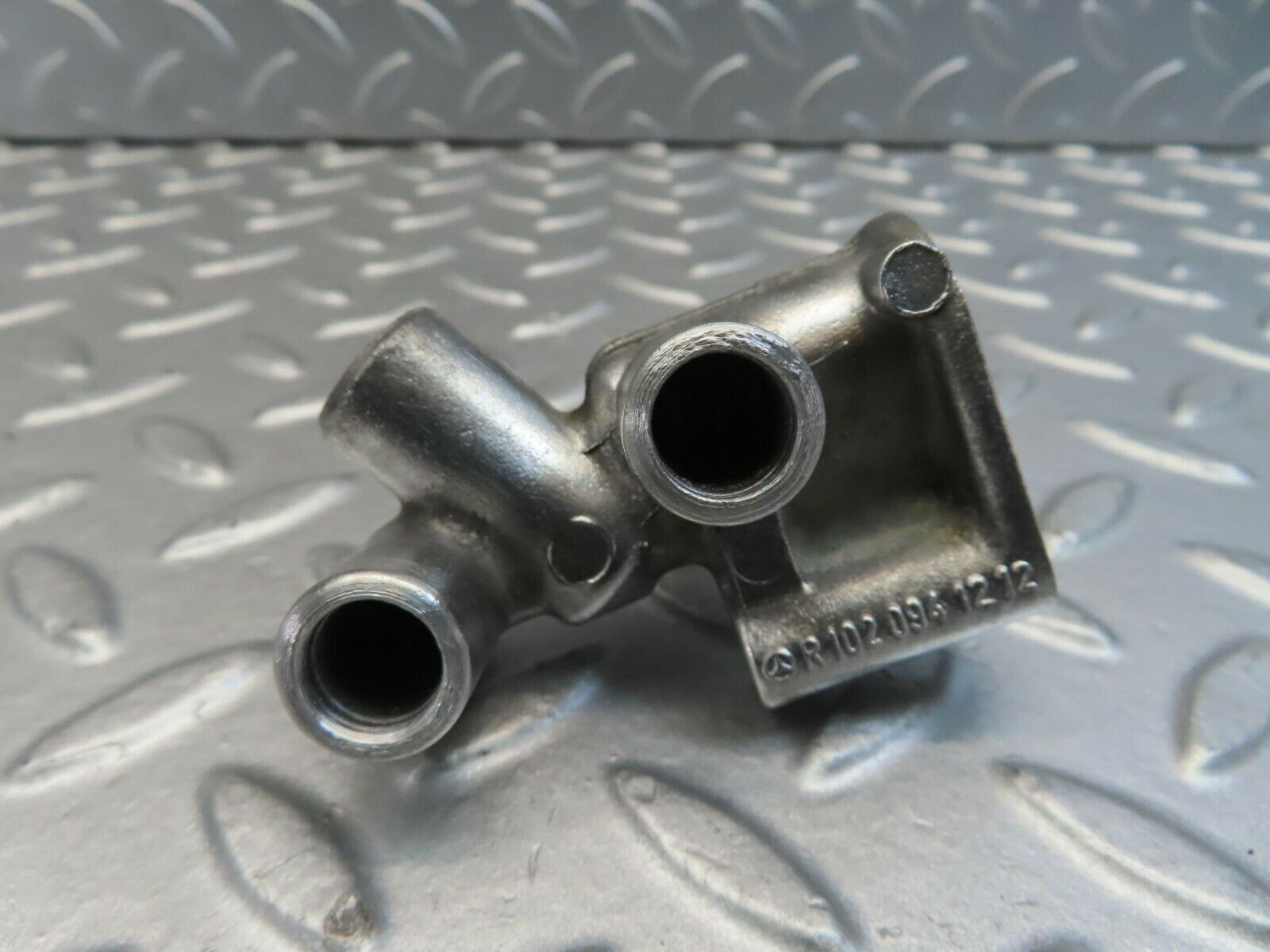 11515 Mercedes-Benz C123 230CE Coupe Idle Control Valve 1020941212