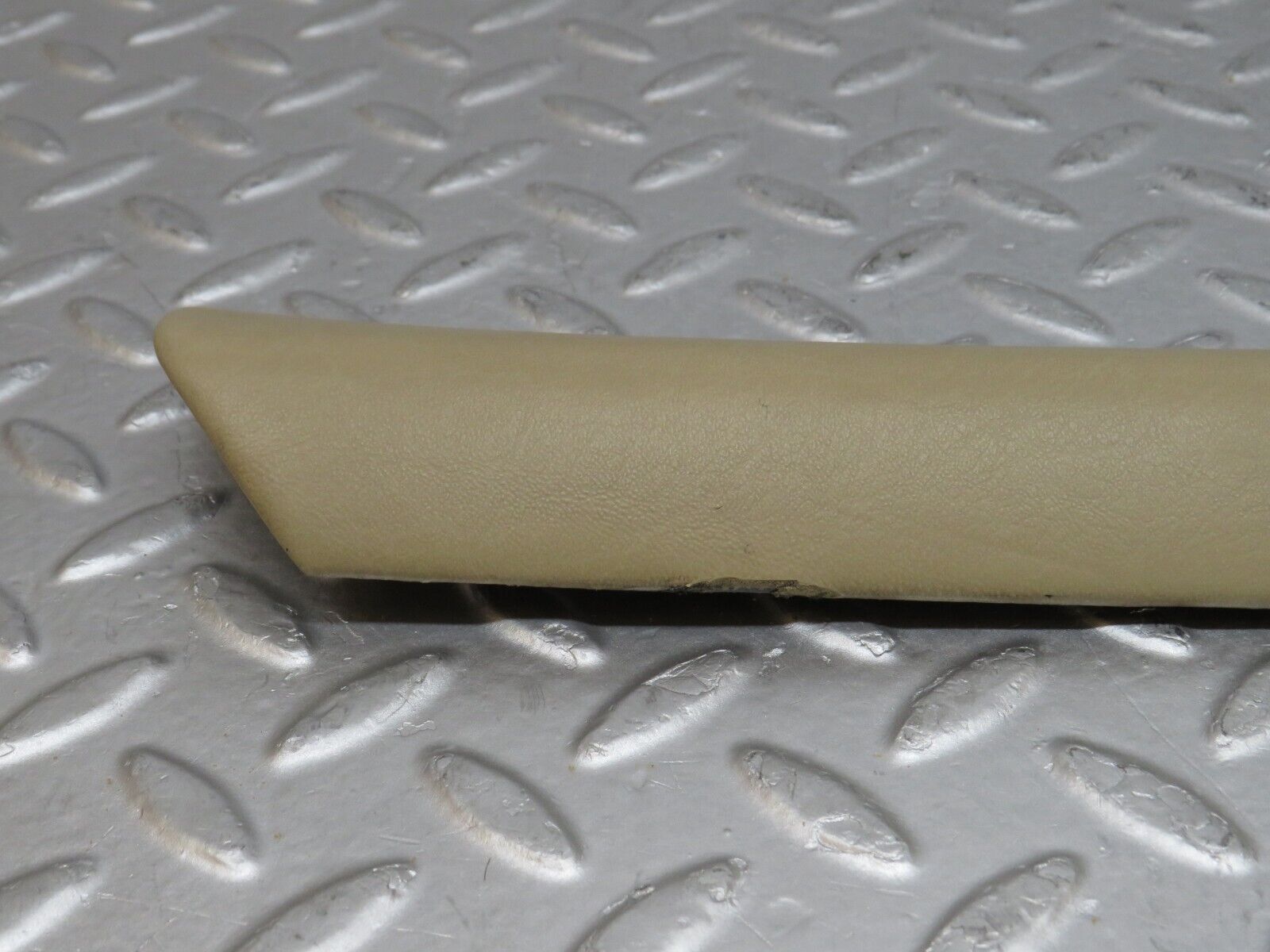 36487 Mercedes-Benz W201 190E 2.0L A Pillar Cover Trim Right Side Beige 2016922089