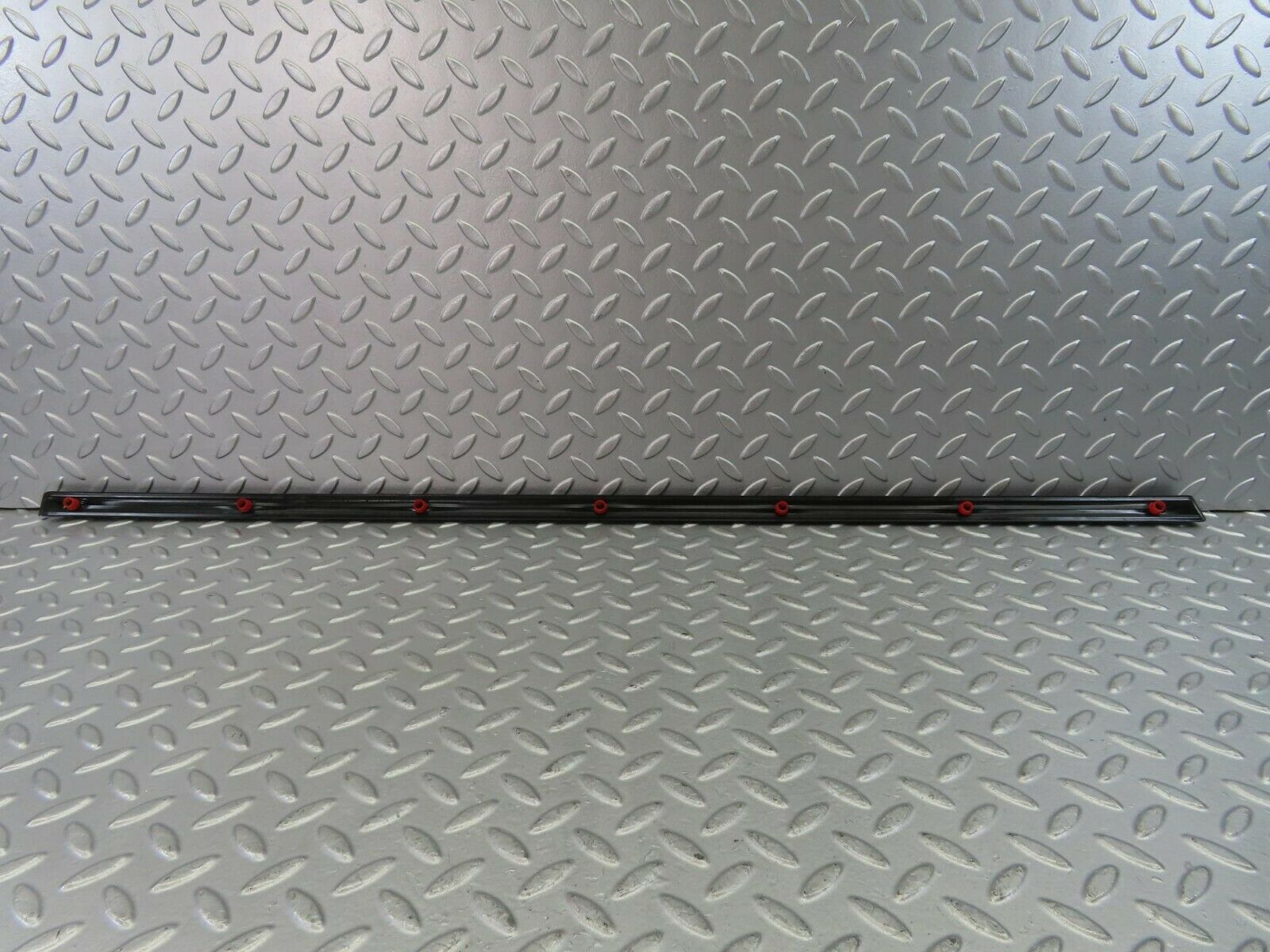 10246 Mercedes-Benz W123 Rear Left Door Centre Moulding Trim