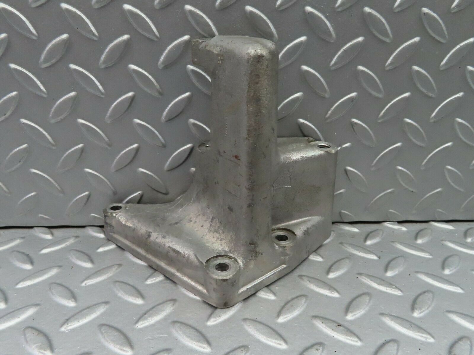 7059 Mercedes-Benz C107 350SLC Coupe Alternator Generator Bracket