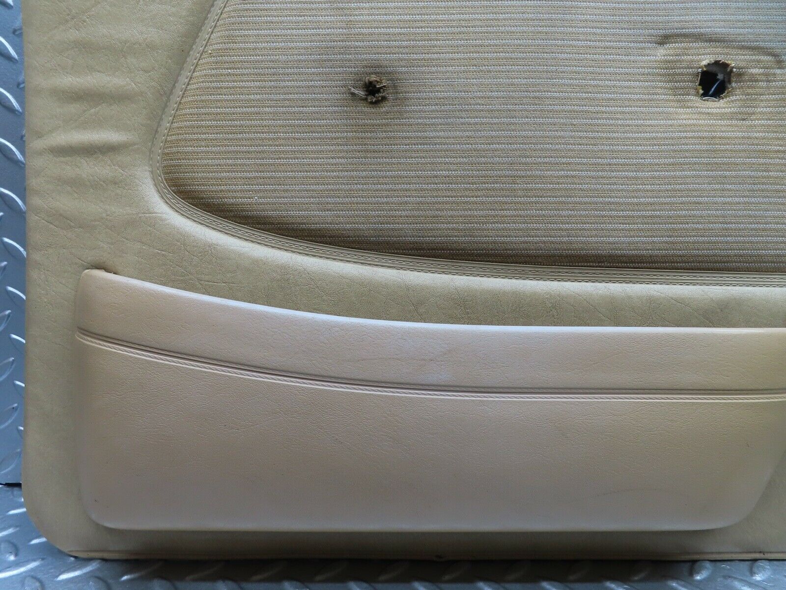 21124 Mercedes-Benz W123 230E Front Right Door Card Beige