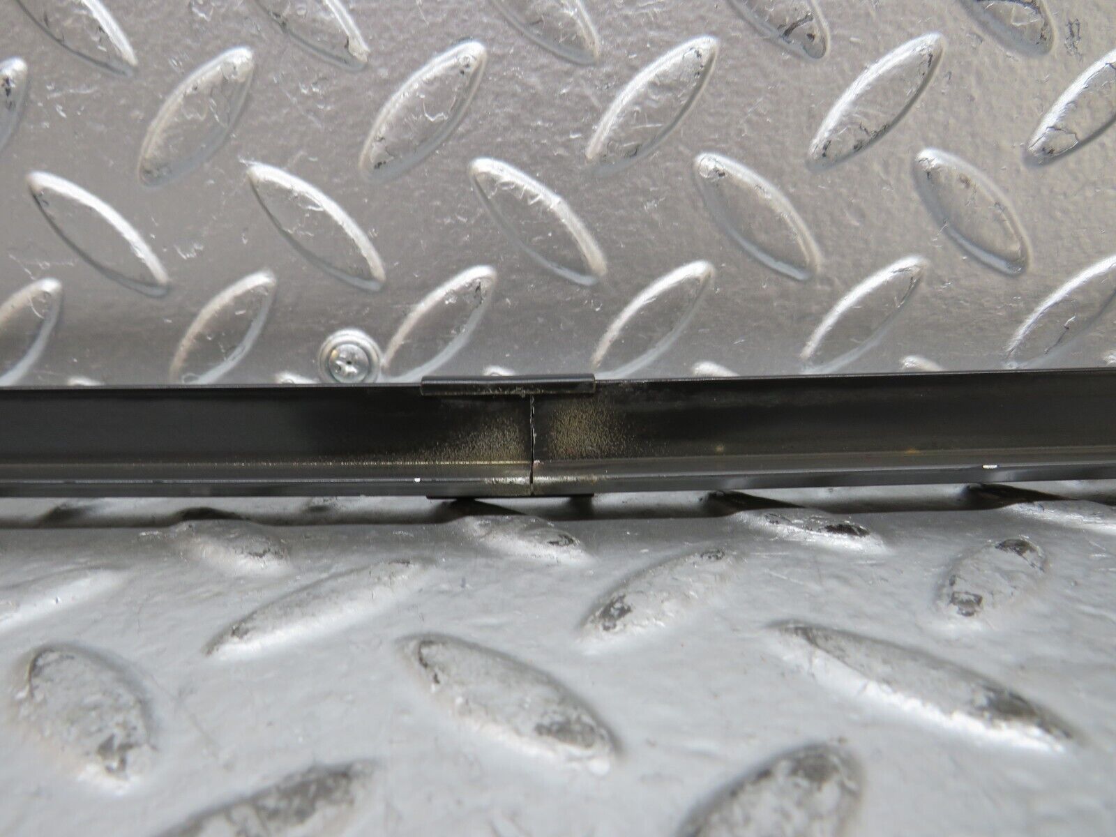 27823 Mercedes-Benz S124 300TE Wagon Tailgate Windscreen Frame