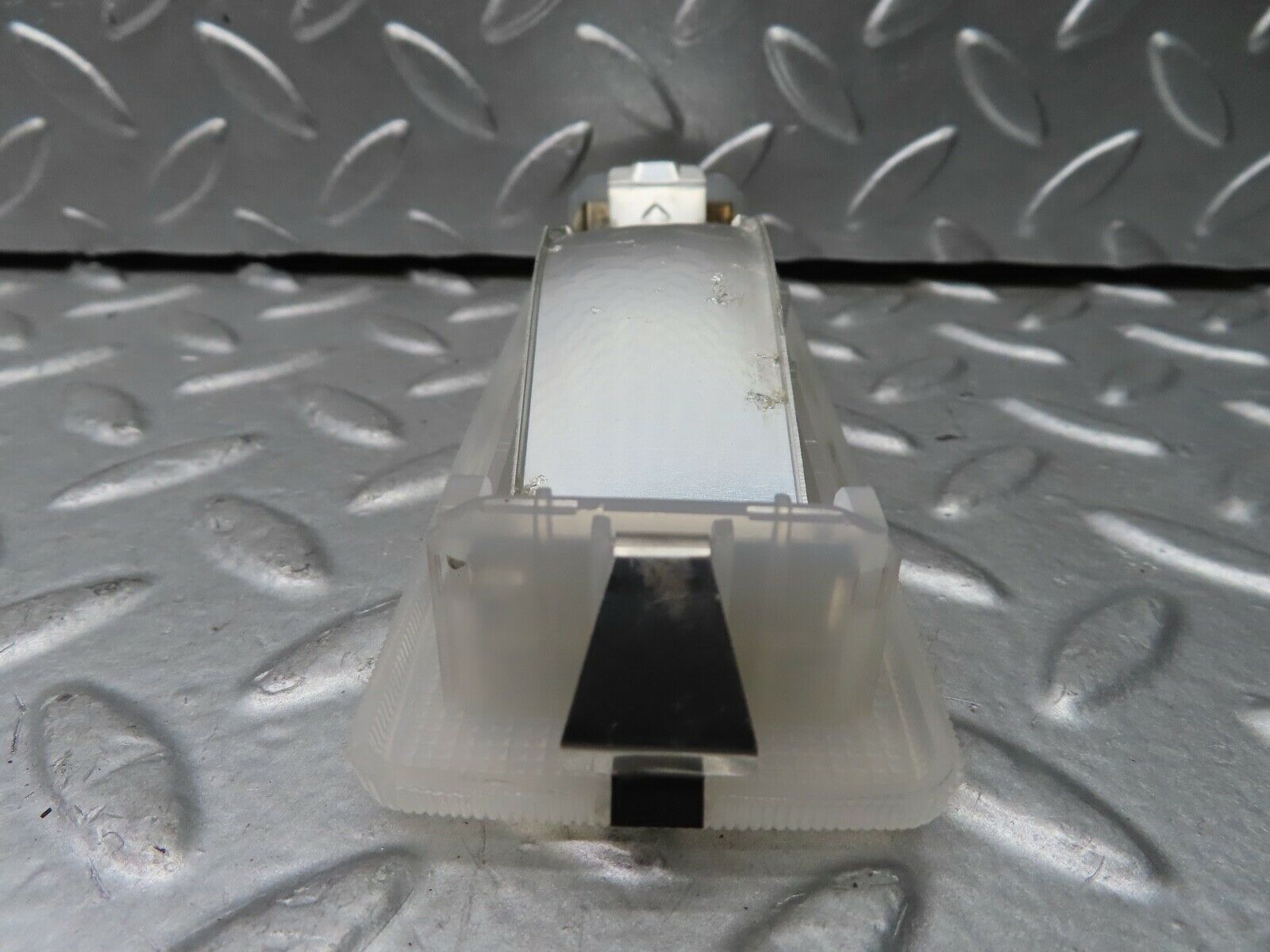 21559 Mercedes-Benz W126 300SE Rear Dome Light 1268200101