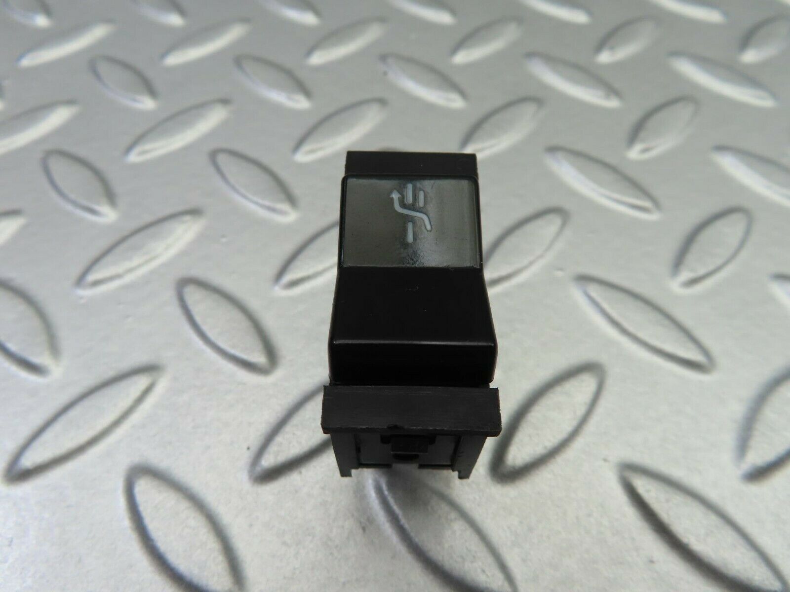 6951 Mercedes-Benz C107 350SLC Coupe Sunroof Switch 03812530