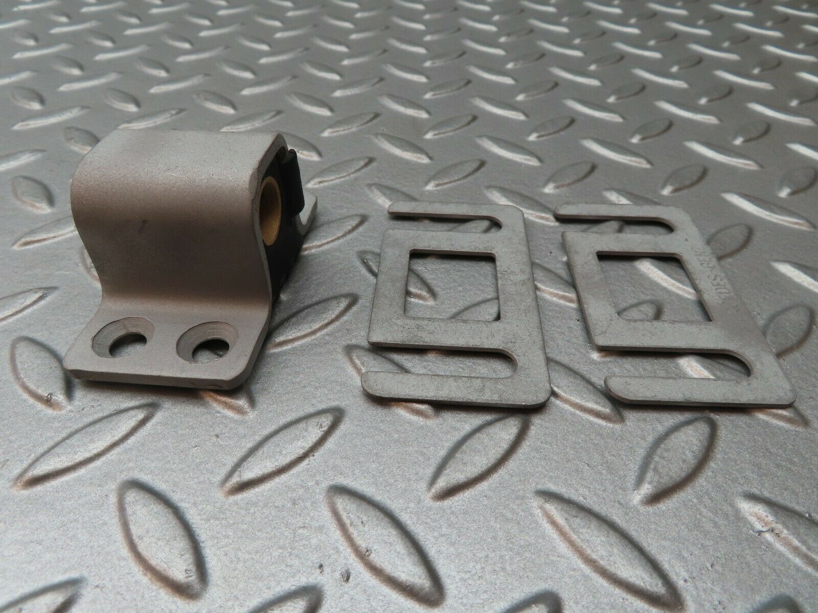 4223 Mercedes-Benz V123 240D LWB Door Lock Latch Right Side