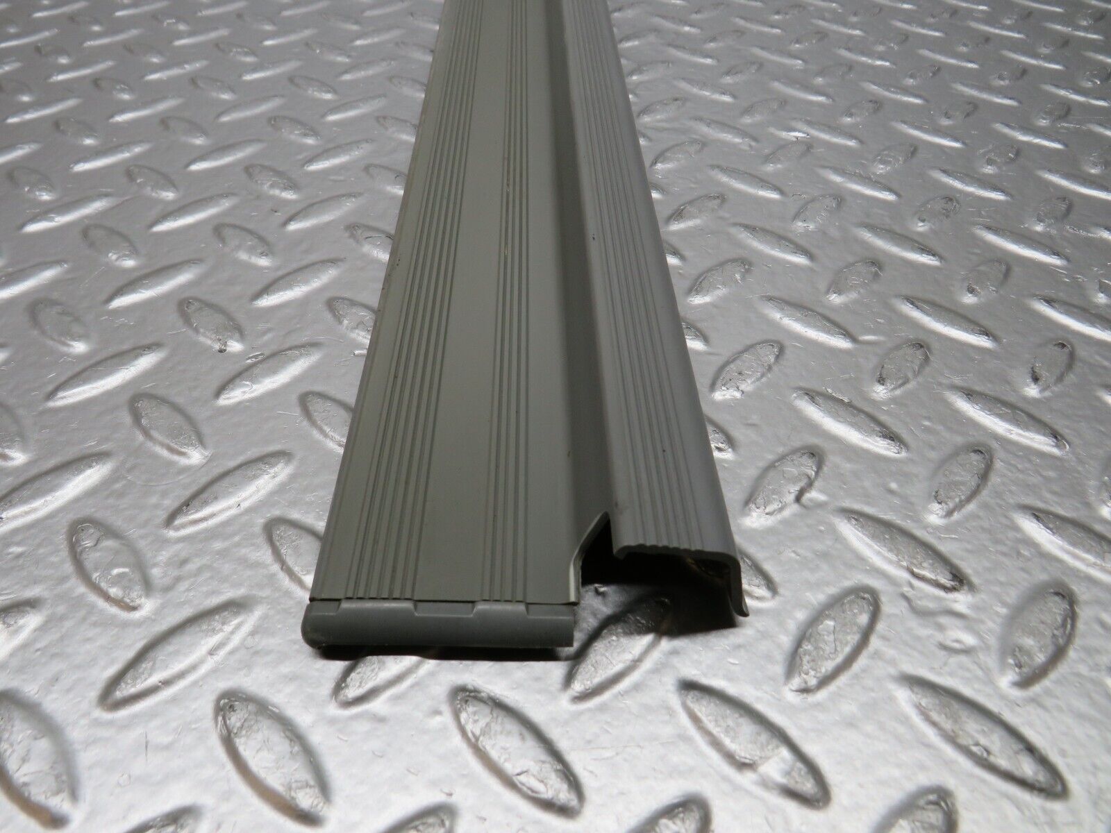 32320 Mercedes-Benz S124 300TE Wagon Front Right Door Sill Trim