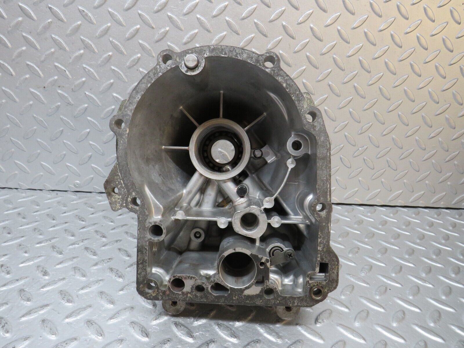 37680 Mercedes-Benz W109 300SEL Automatic Gearbox Rear Housing 1152702411