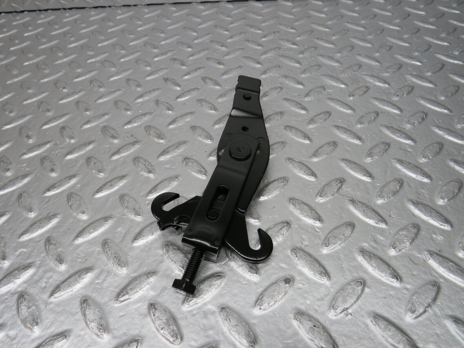 31454 Mercedes-Benz S124 220TE Wagon Handbrake Adjusting Handbrake Regulator