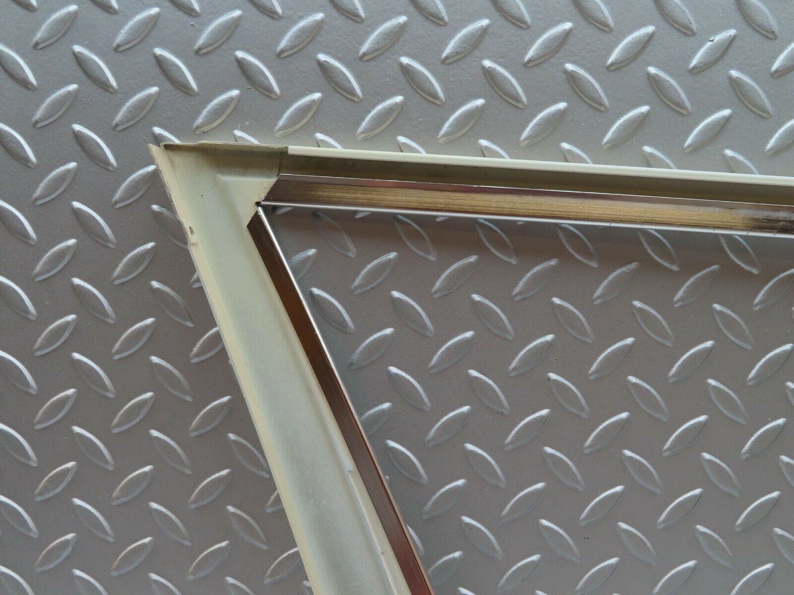 4024 Mercedes-Benz S123 200T Wagon Window Frame Rear Right