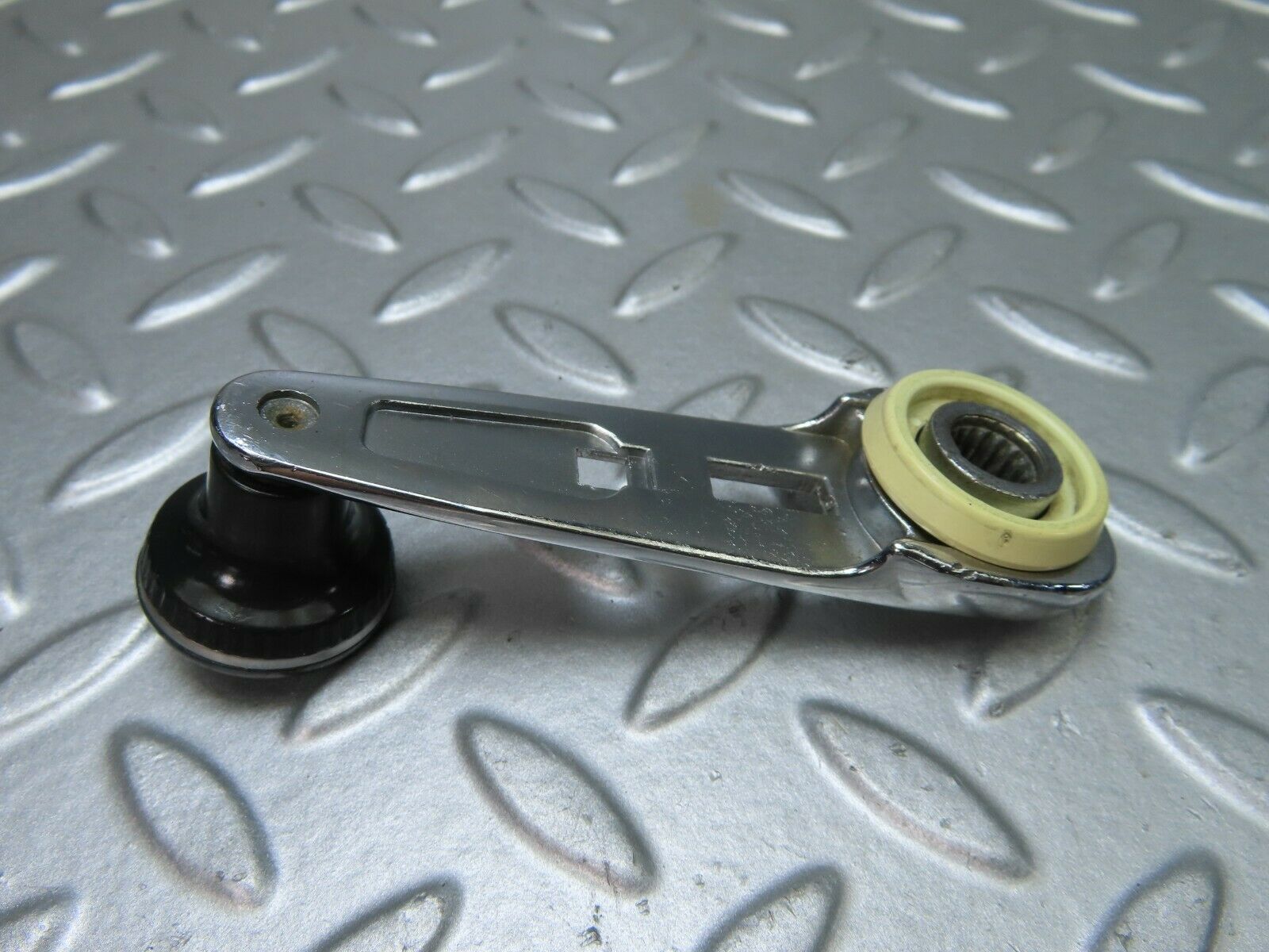 7262 Mercedes-Benz W116 450SE Window Lifter Crank Handle