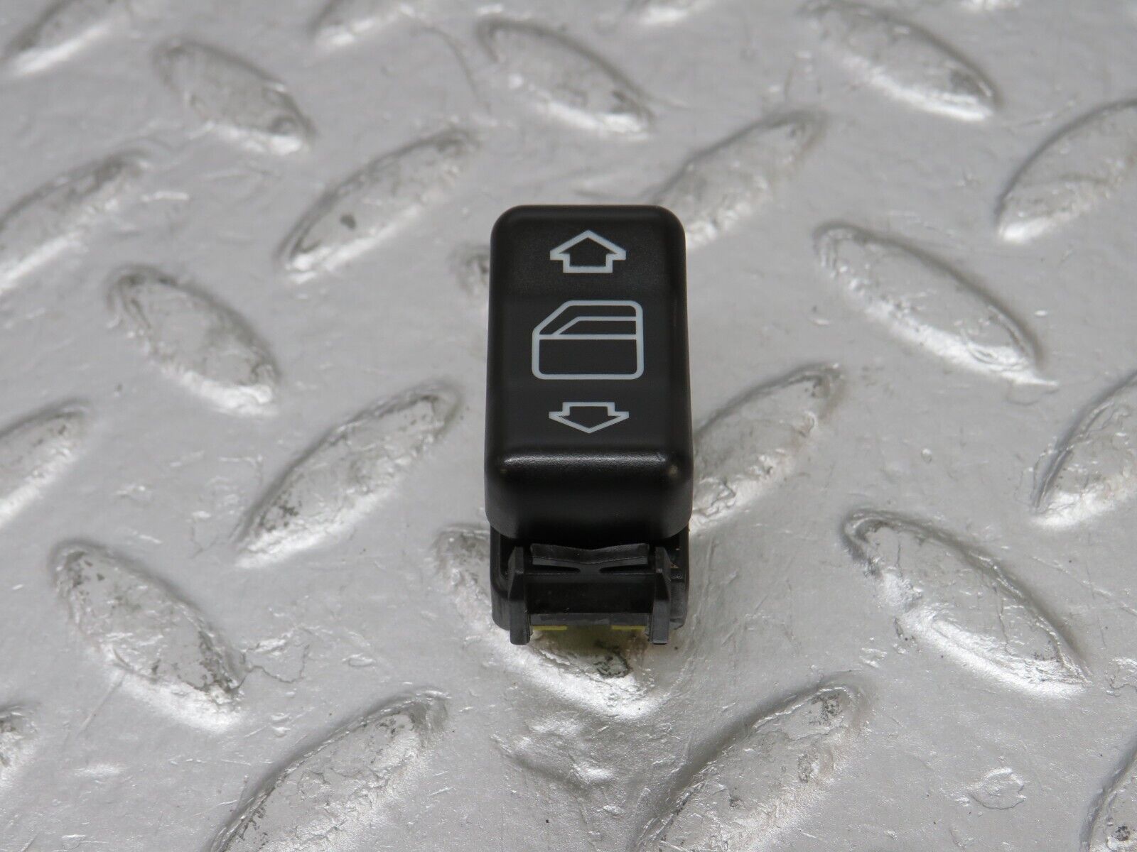 33320 Mercedes-Benz W202 C180 Electric Window Switch Left 1408212951