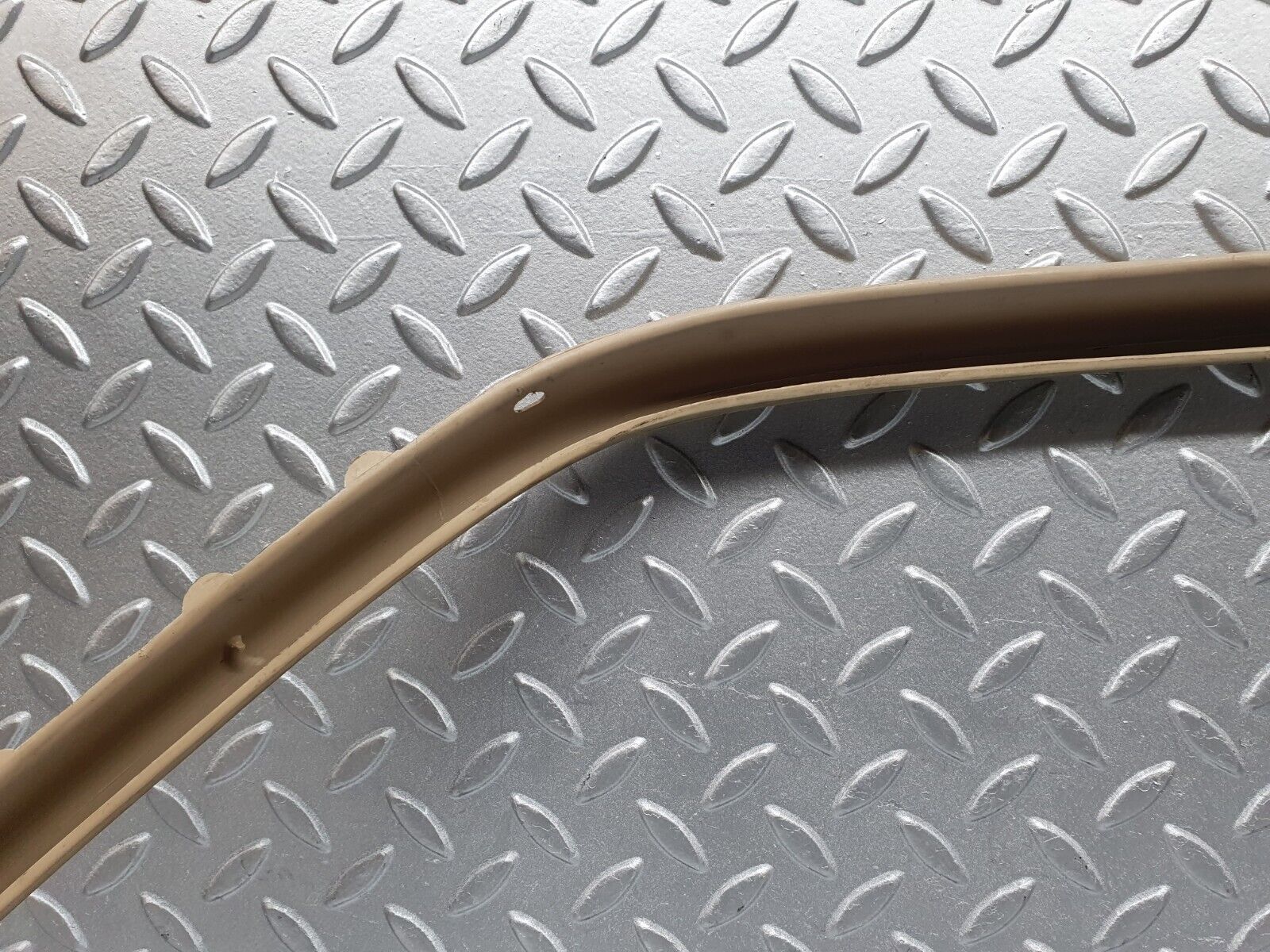 40977 Mercedes-Benz W126 300SE Rear Right Door Window Frame Cover 1267350671