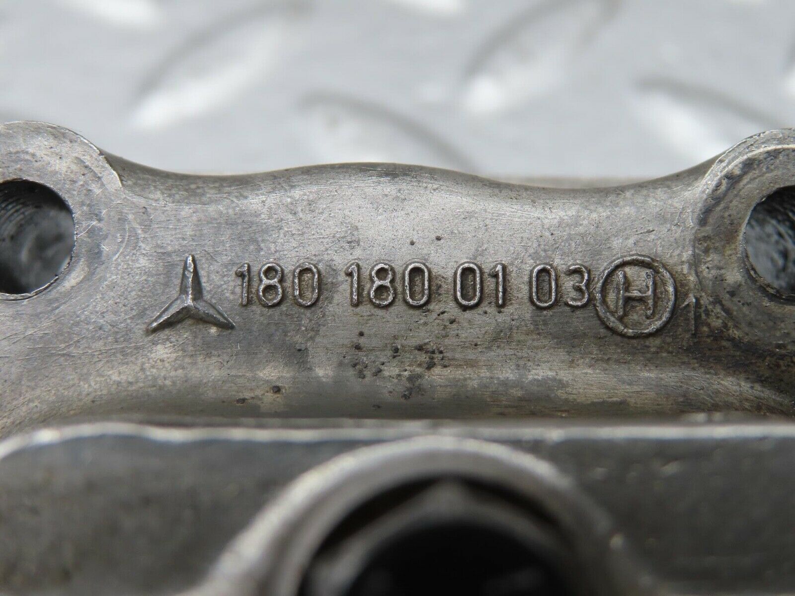 12961 Mercedes-Benz W111 220SE Oil Pump Housing 1801860501