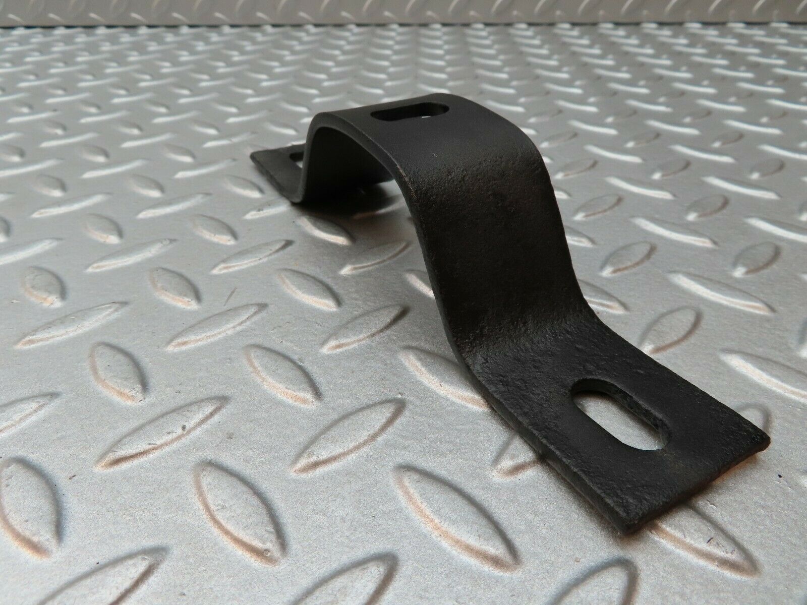 4695 Mercedes-Benz W114 280CE Coupe Front Left Bumper Bracket