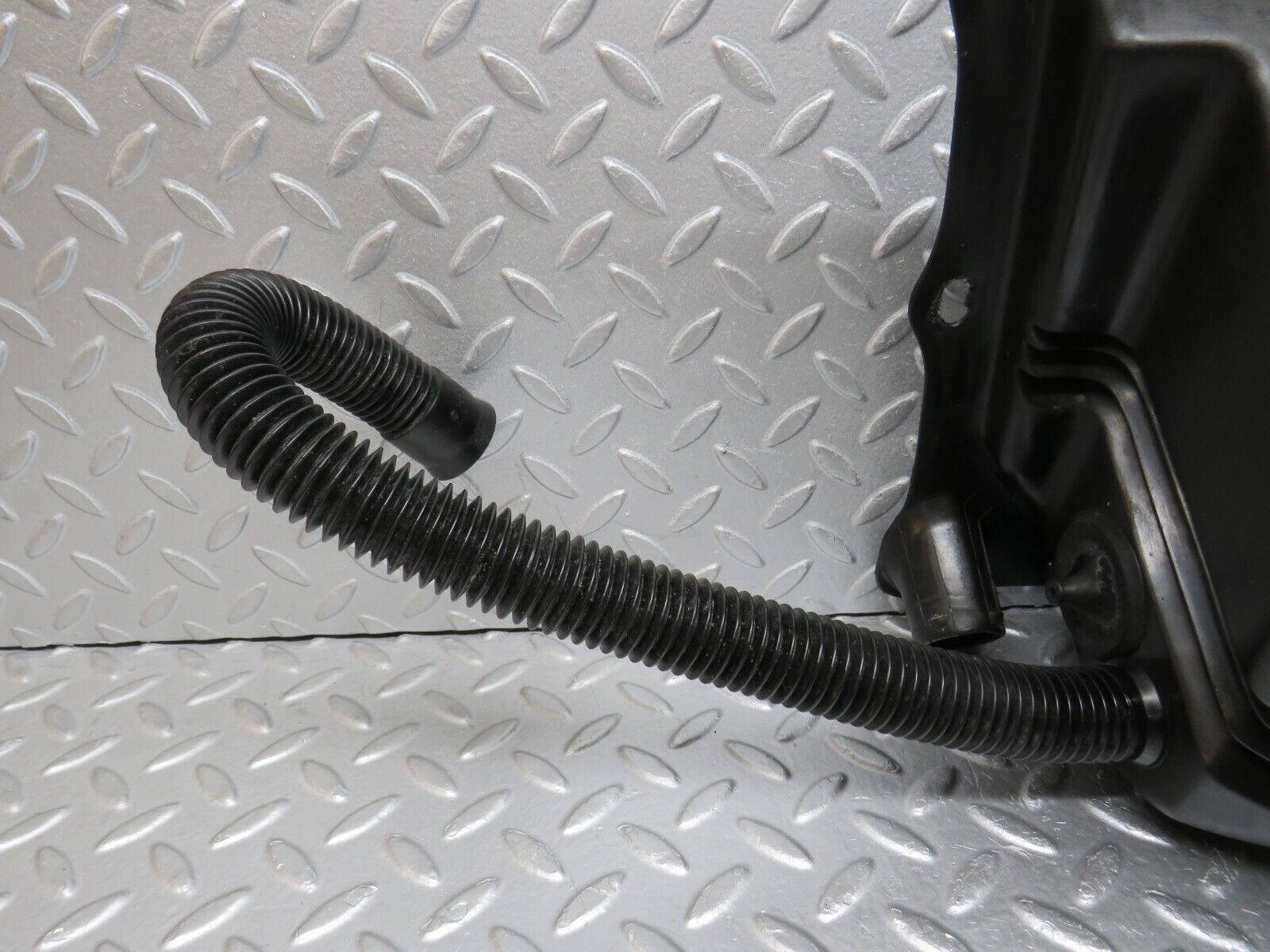 39363 Mercedes-Benz R129 320SL Coupe Heater Blower Motor Housing 1298311746